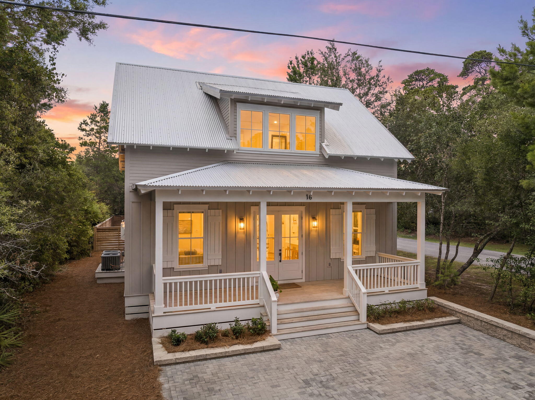 MAGNOLIA BEACH - Residential