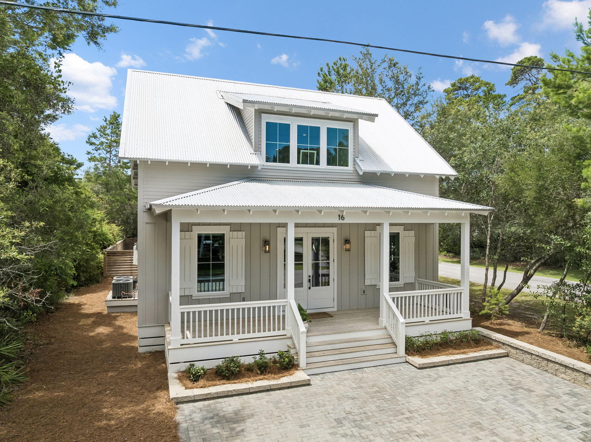 MAGNOLIA BEACH - Residential