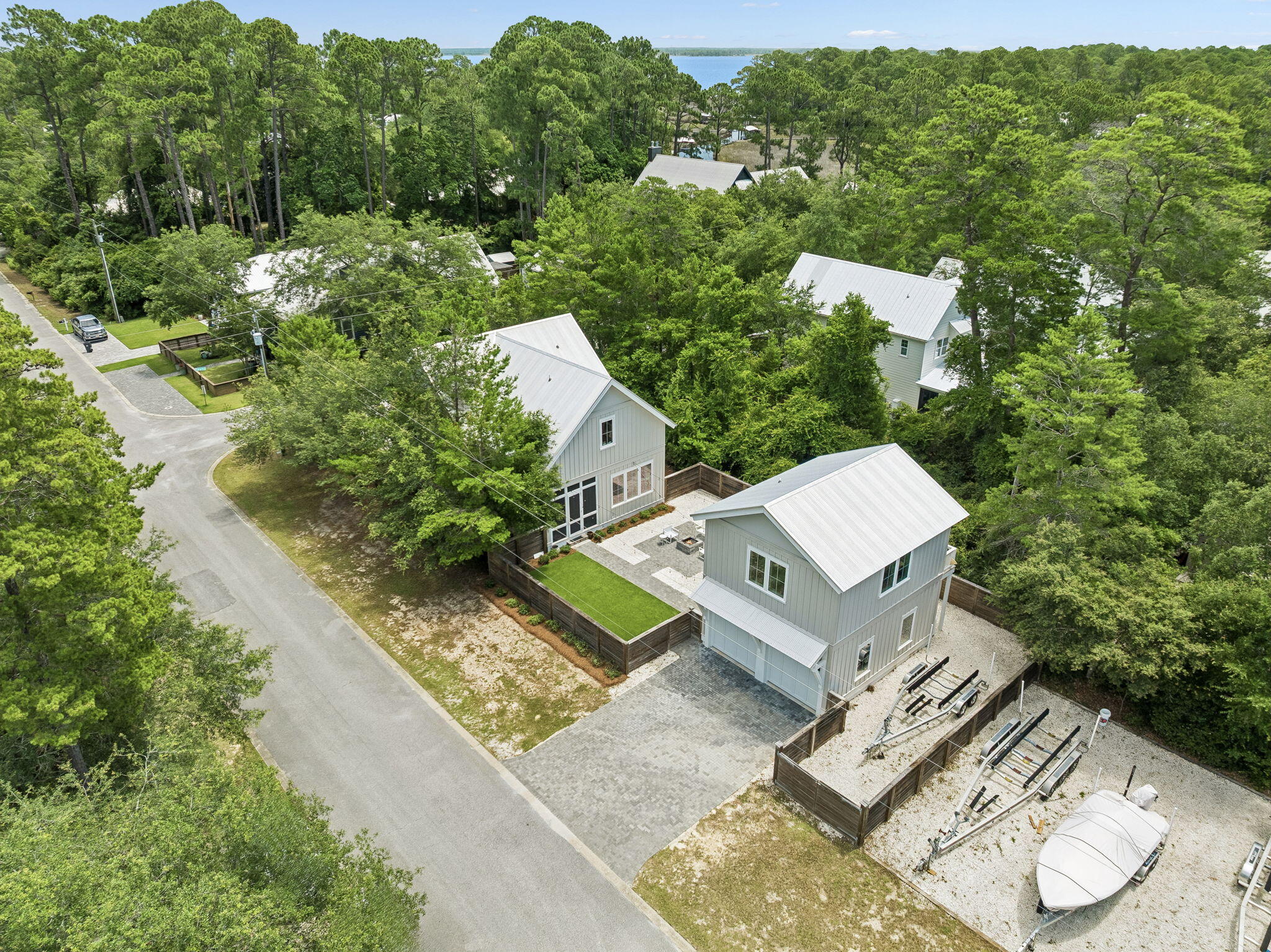MAGNOLIA BEACH - Residential