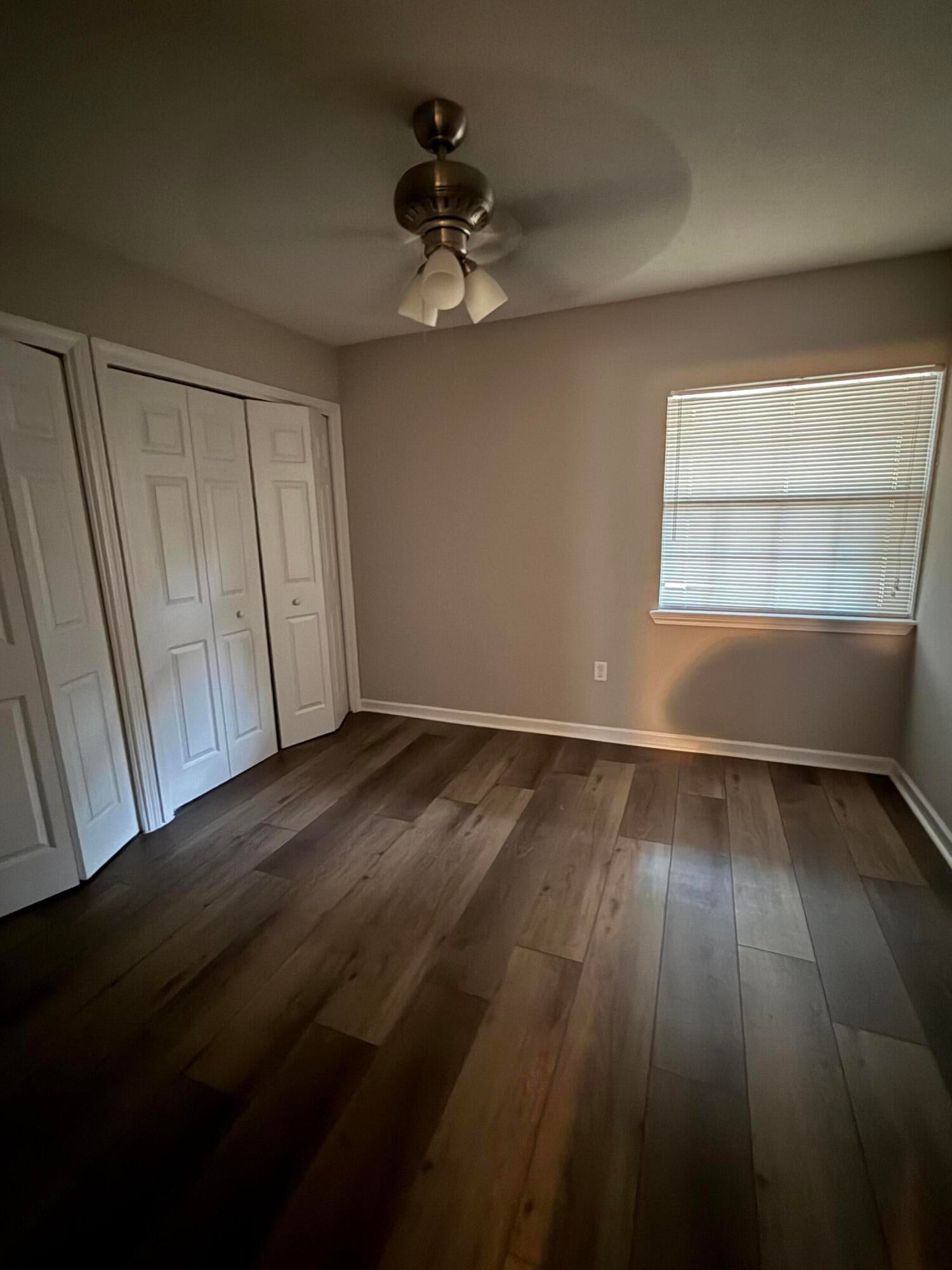 SUNSET STRIP S/D LOT 5 BLK 4 - Residential Lease