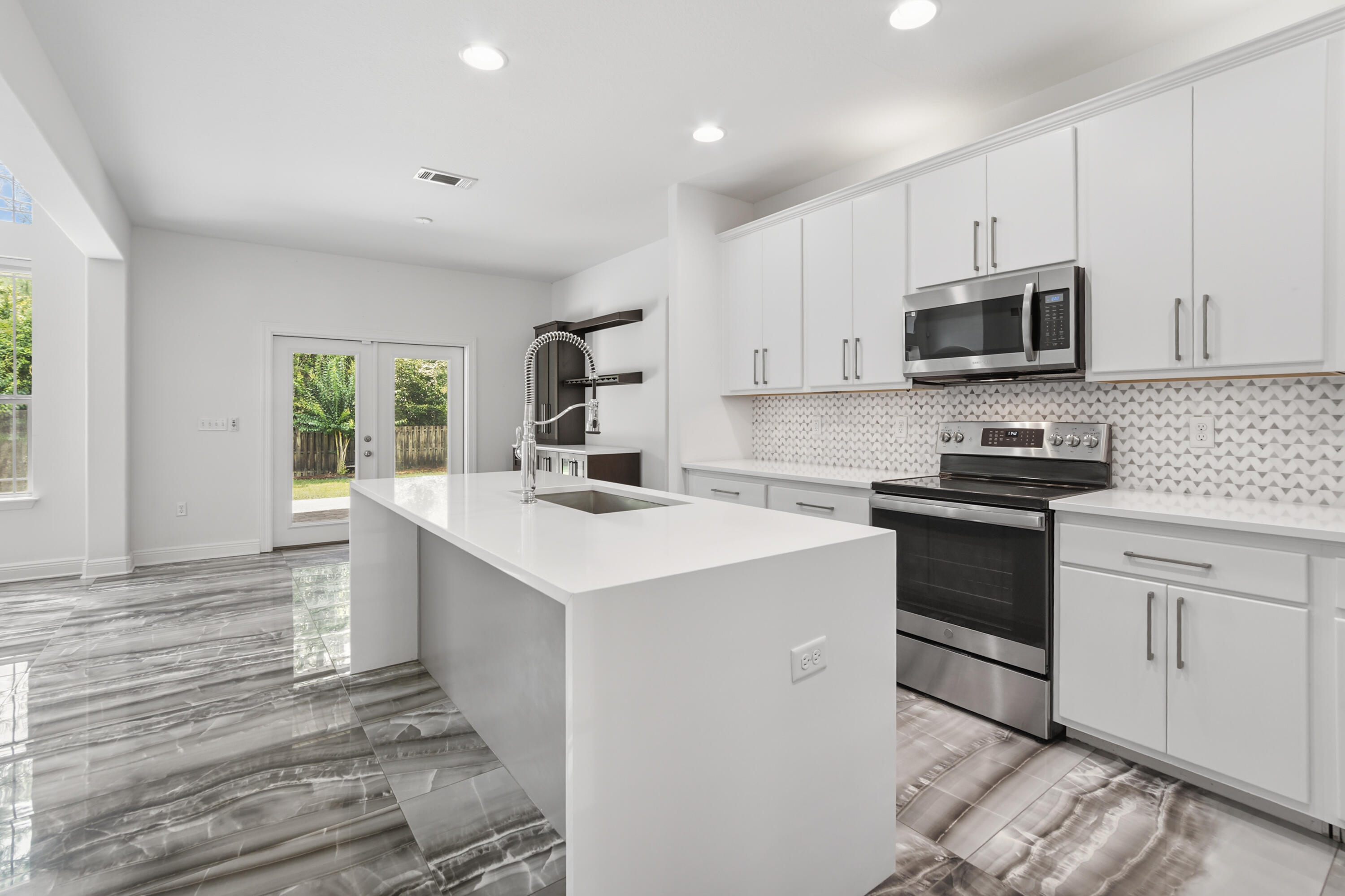 HAMMOCK BAY - Residential