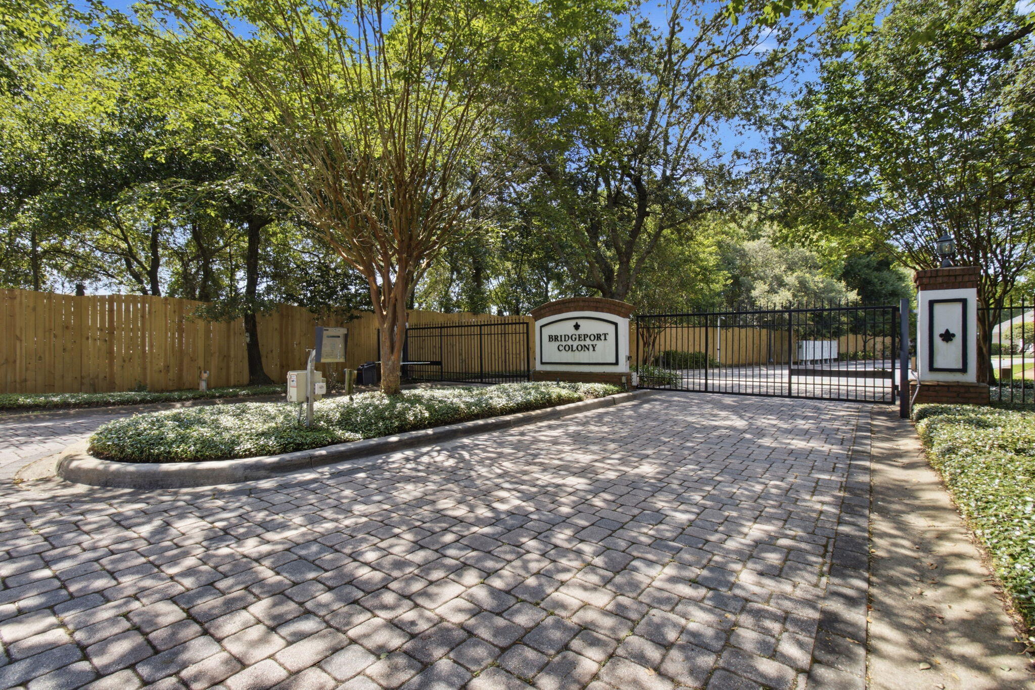 BRIDGEPORT COLONY - Residential