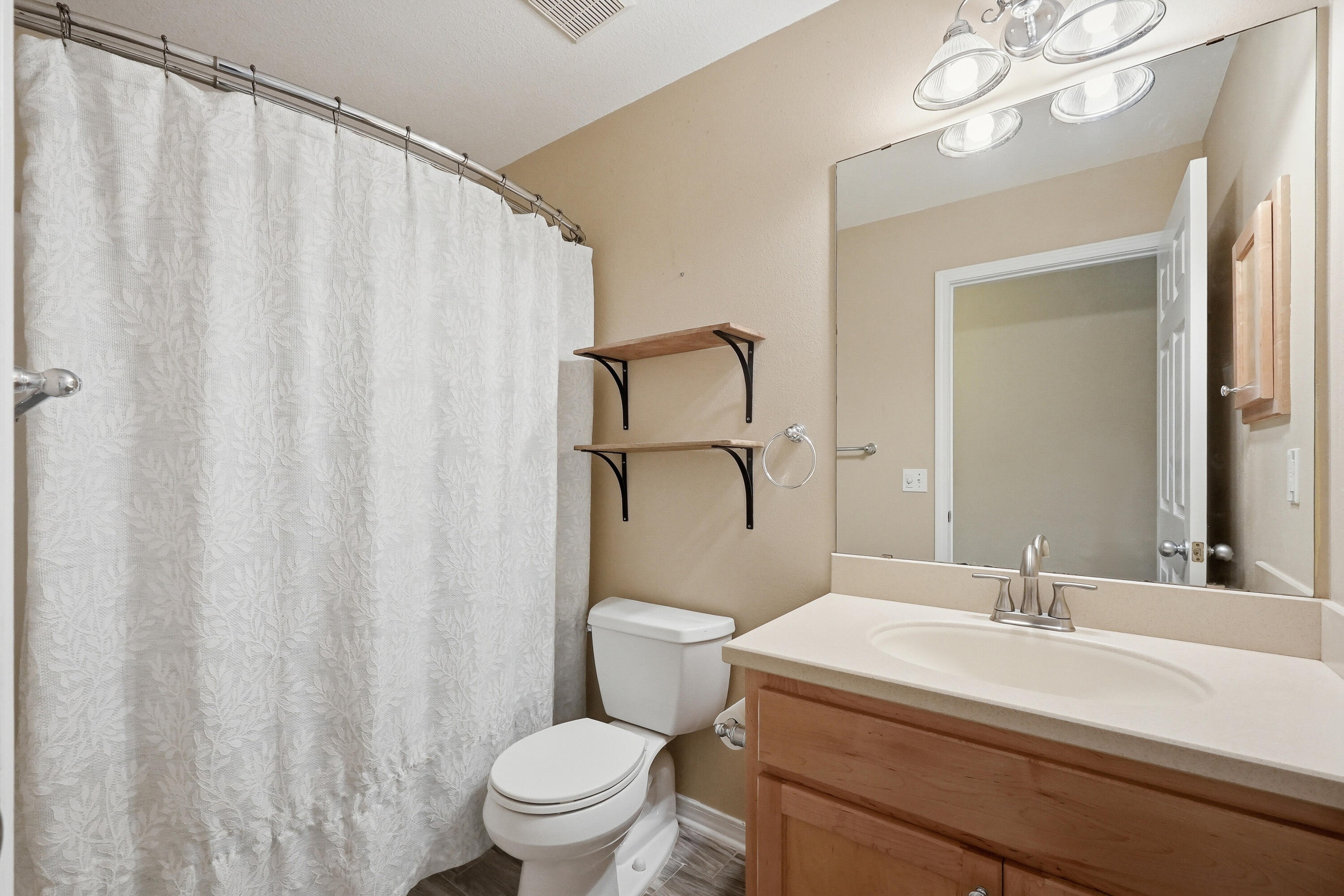 ALICIA PLACE - Residential