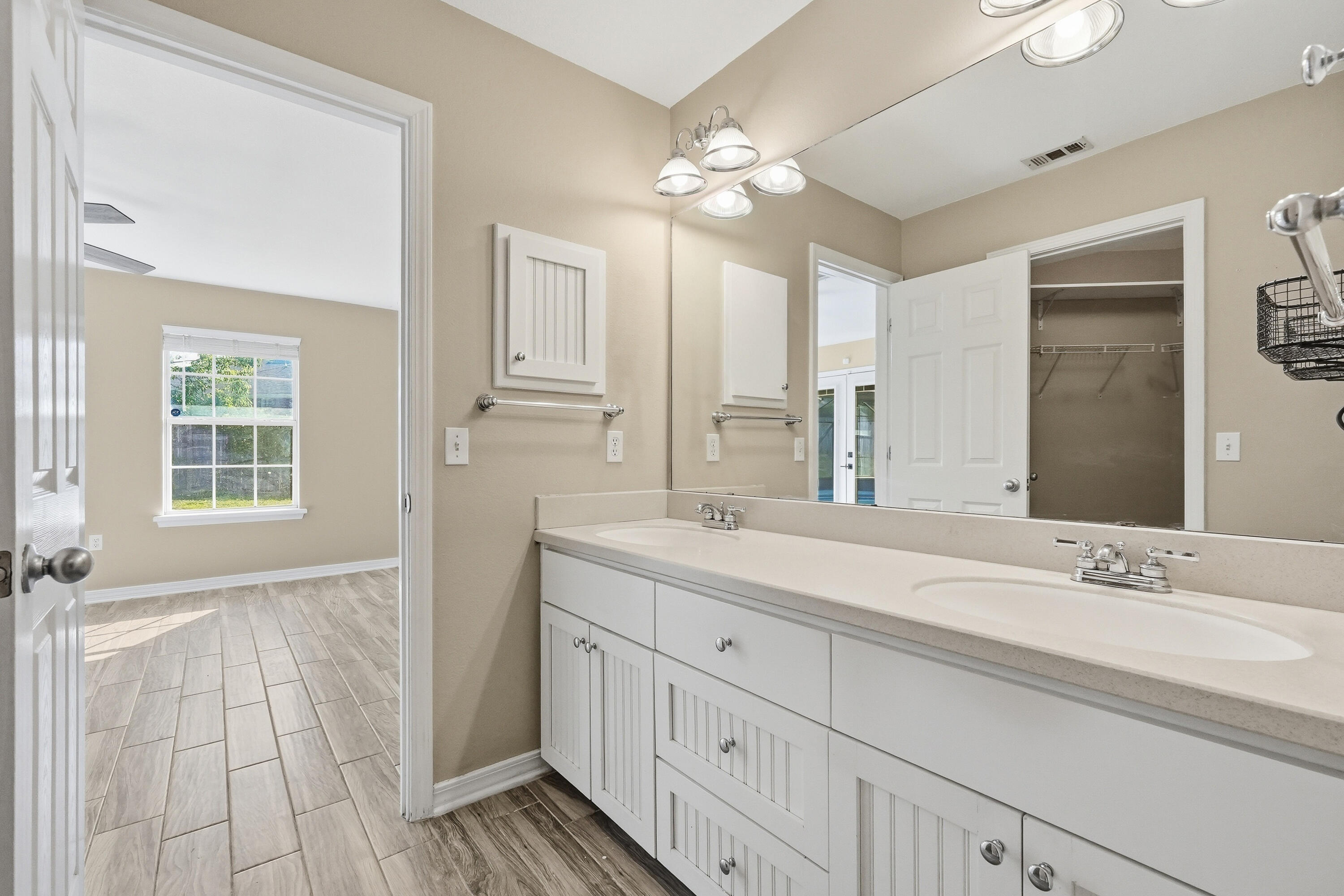 ALICIA PLACE - Residential