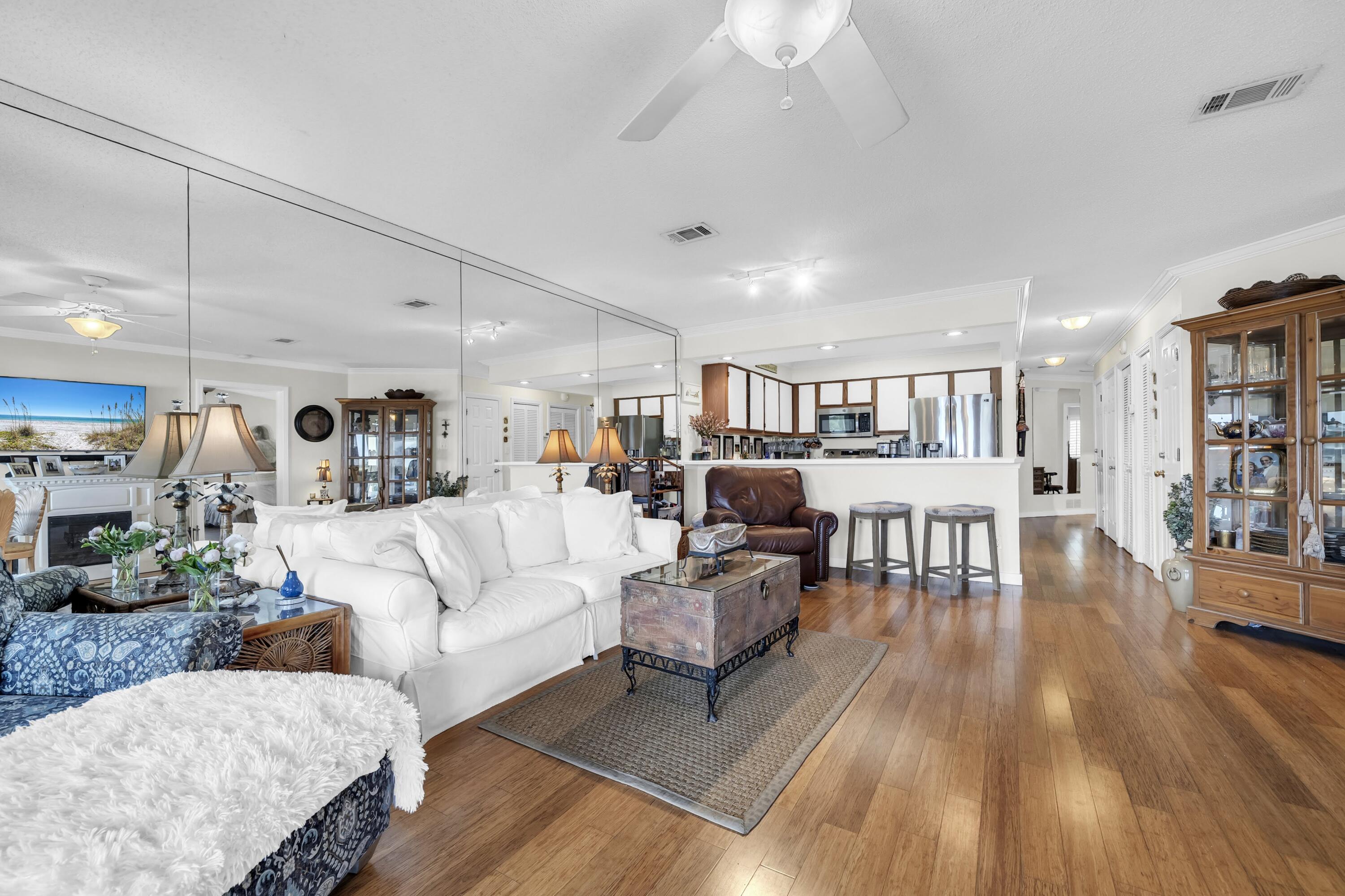 SEASCAPE CONDO PH 7C - Residential