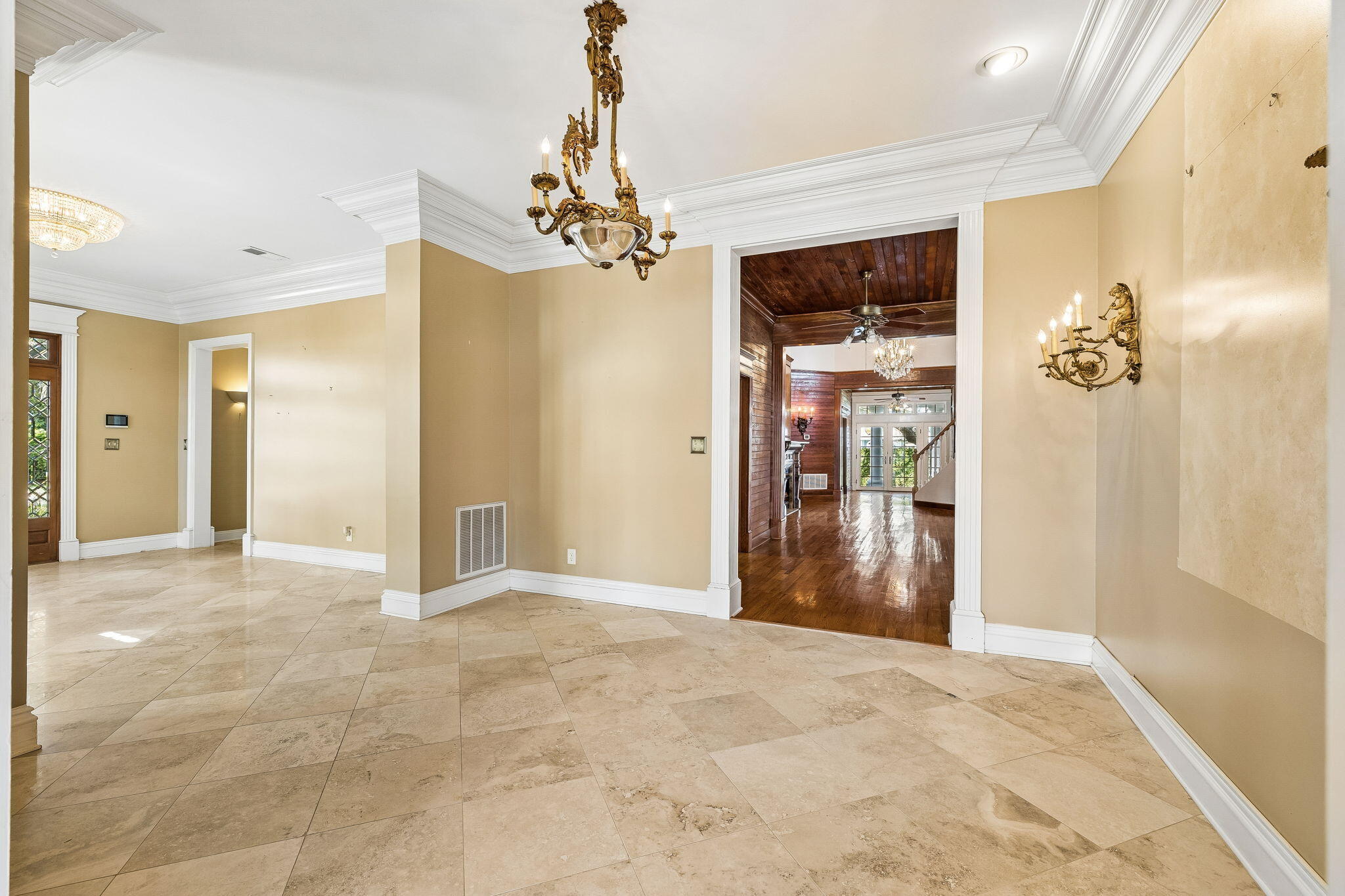 PARADISE POINT - Residential