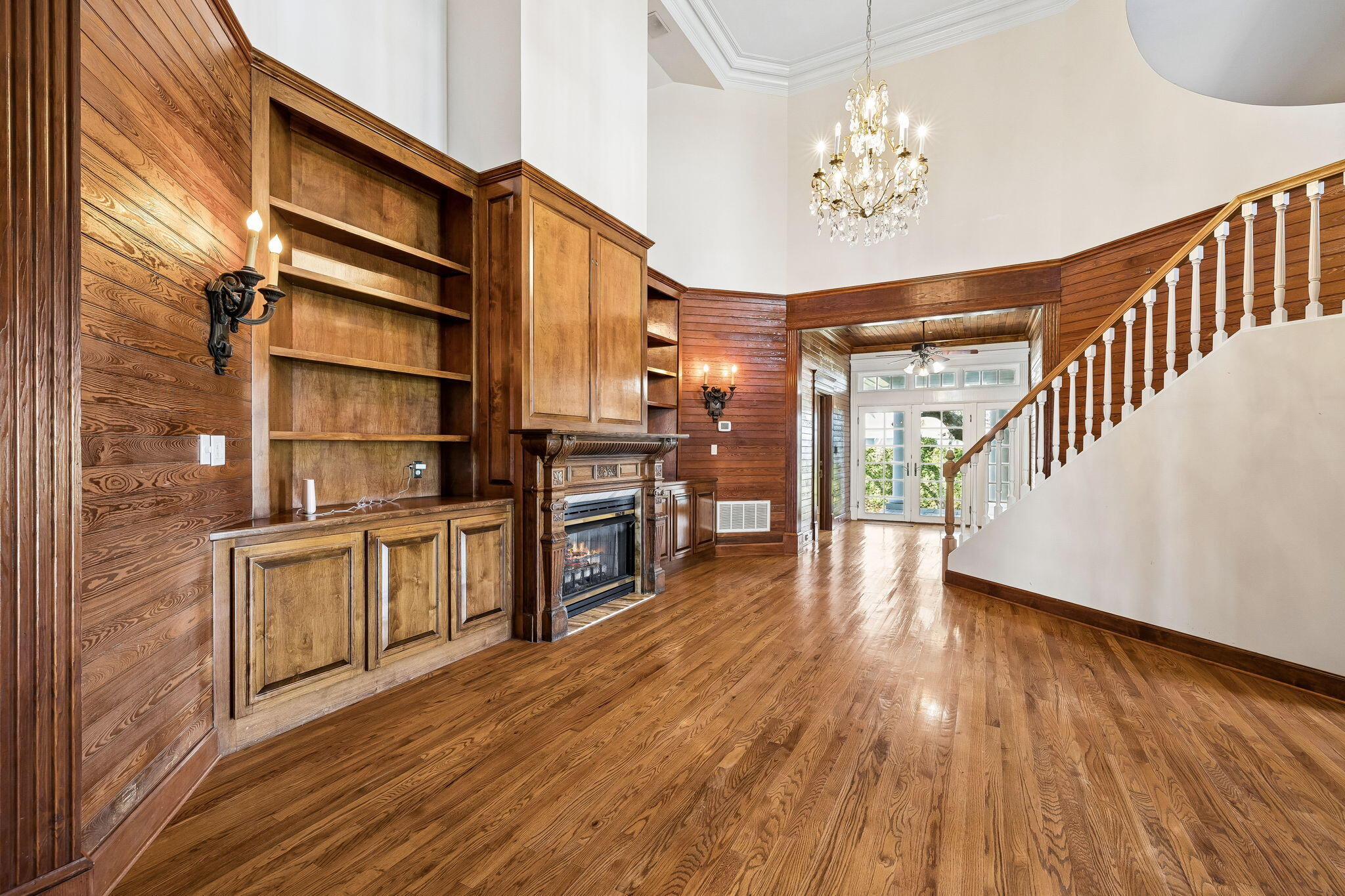 PARADISE POINT - Residential