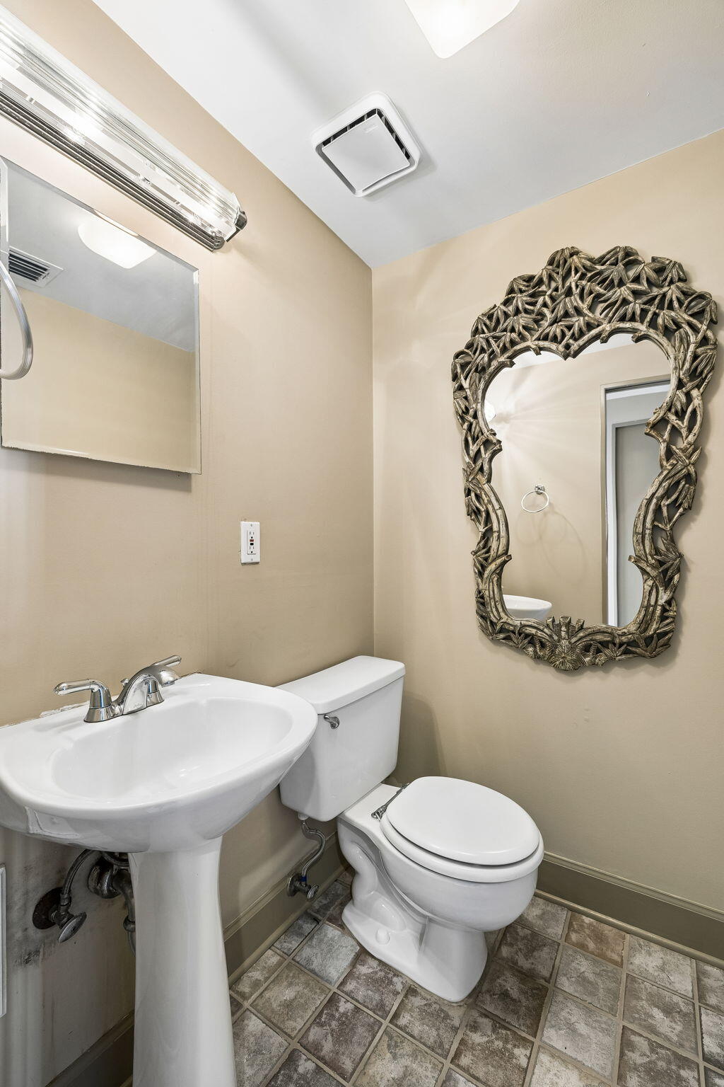 PARADISE POINT - Residential