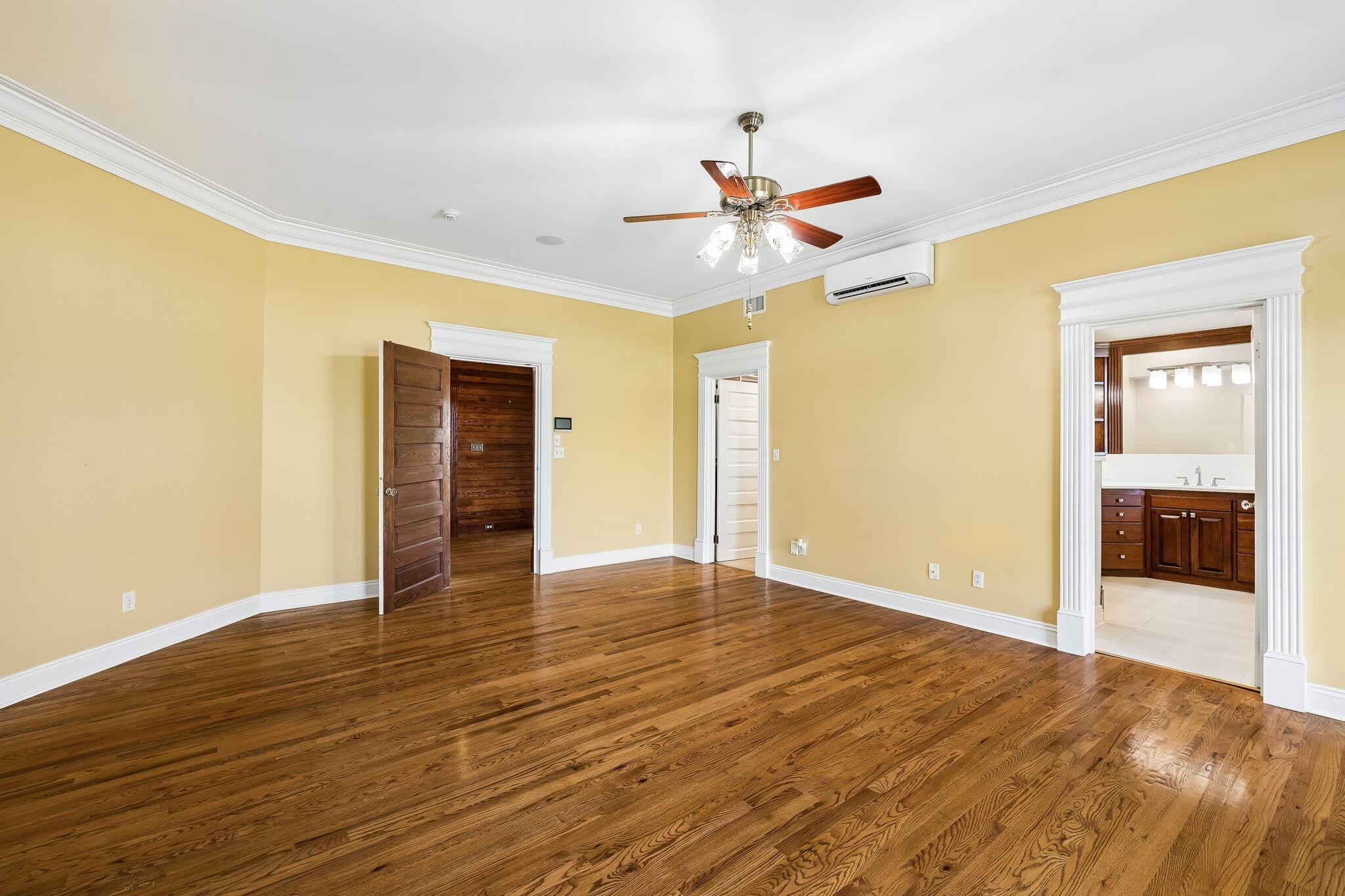 PARADISE POINT - Residential