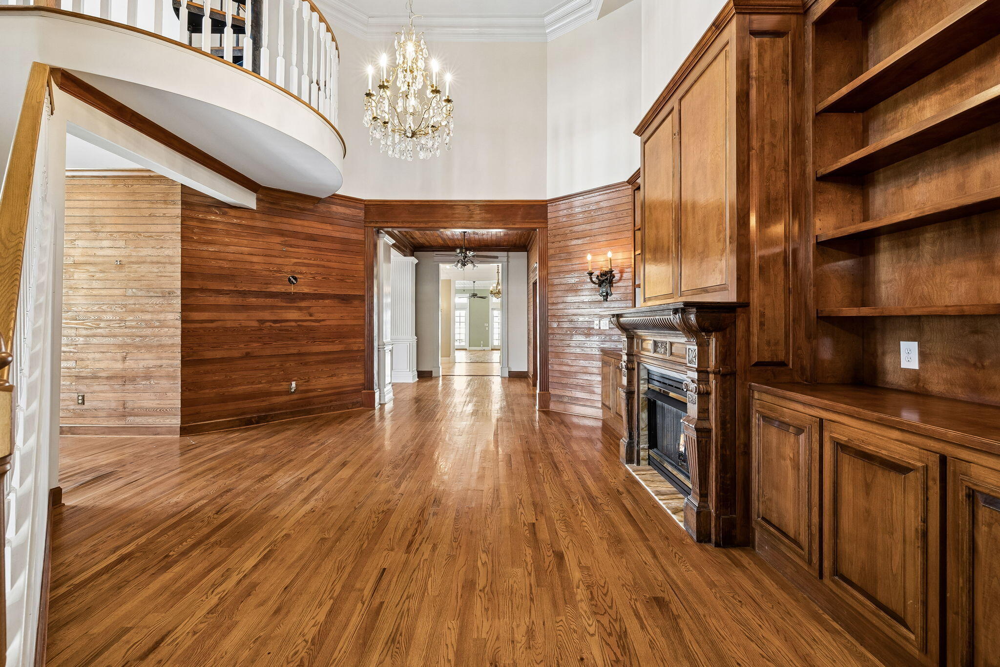 PARADISE POINT - Residential