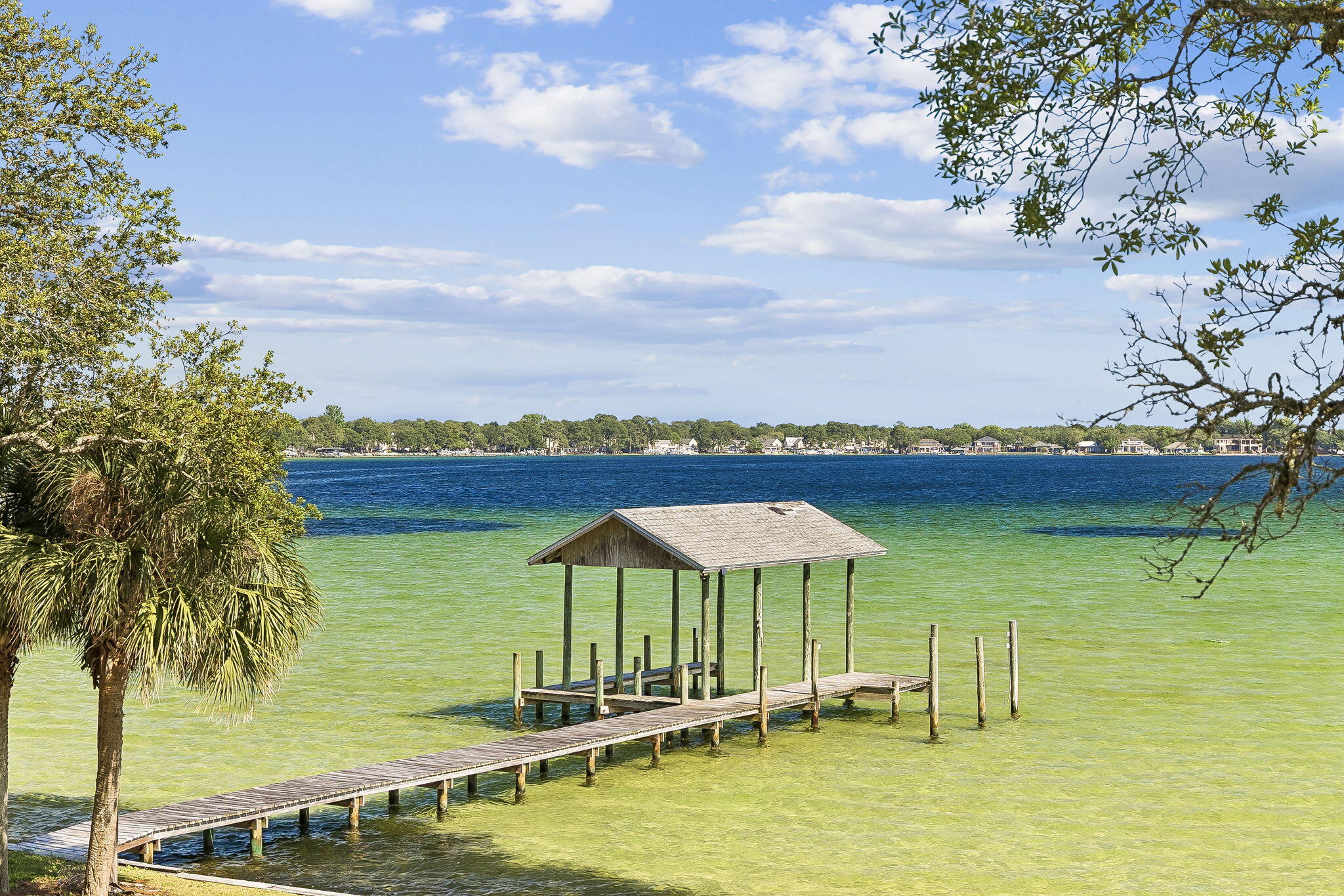 PARADISE POINT - Residential