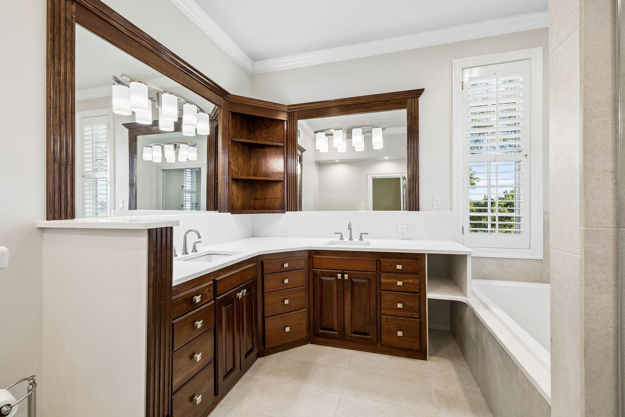 PARADISE POINT - Residential