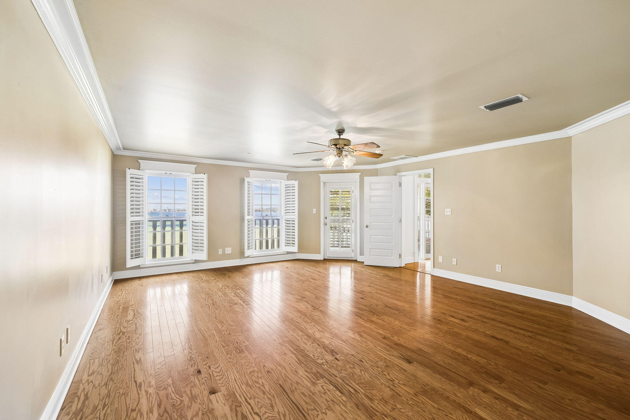 PARADISE POINT - Residential