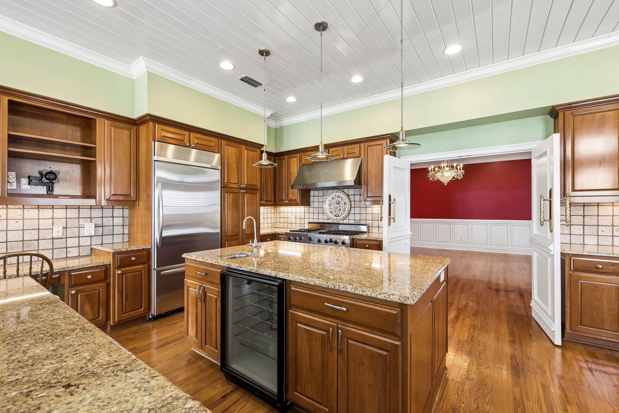 PARADISE POINT - Residential