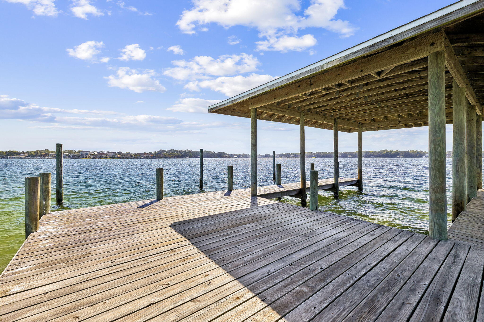 PARADISE POINT - Residential
