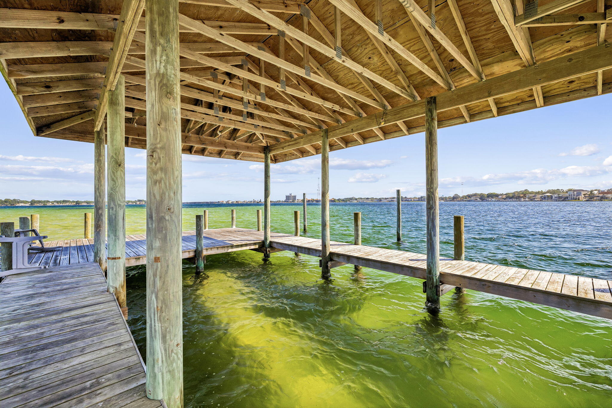 PARADISE POINT - Residential