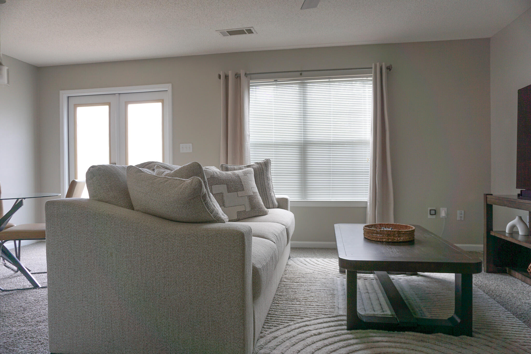ROLLING PINES - Residential Lease