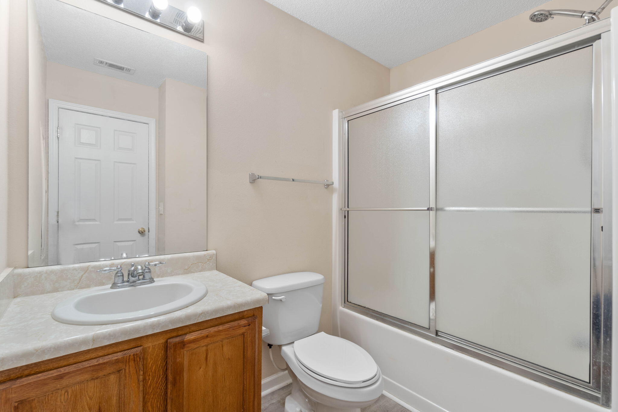 ROLLING PINES - Residential Lease