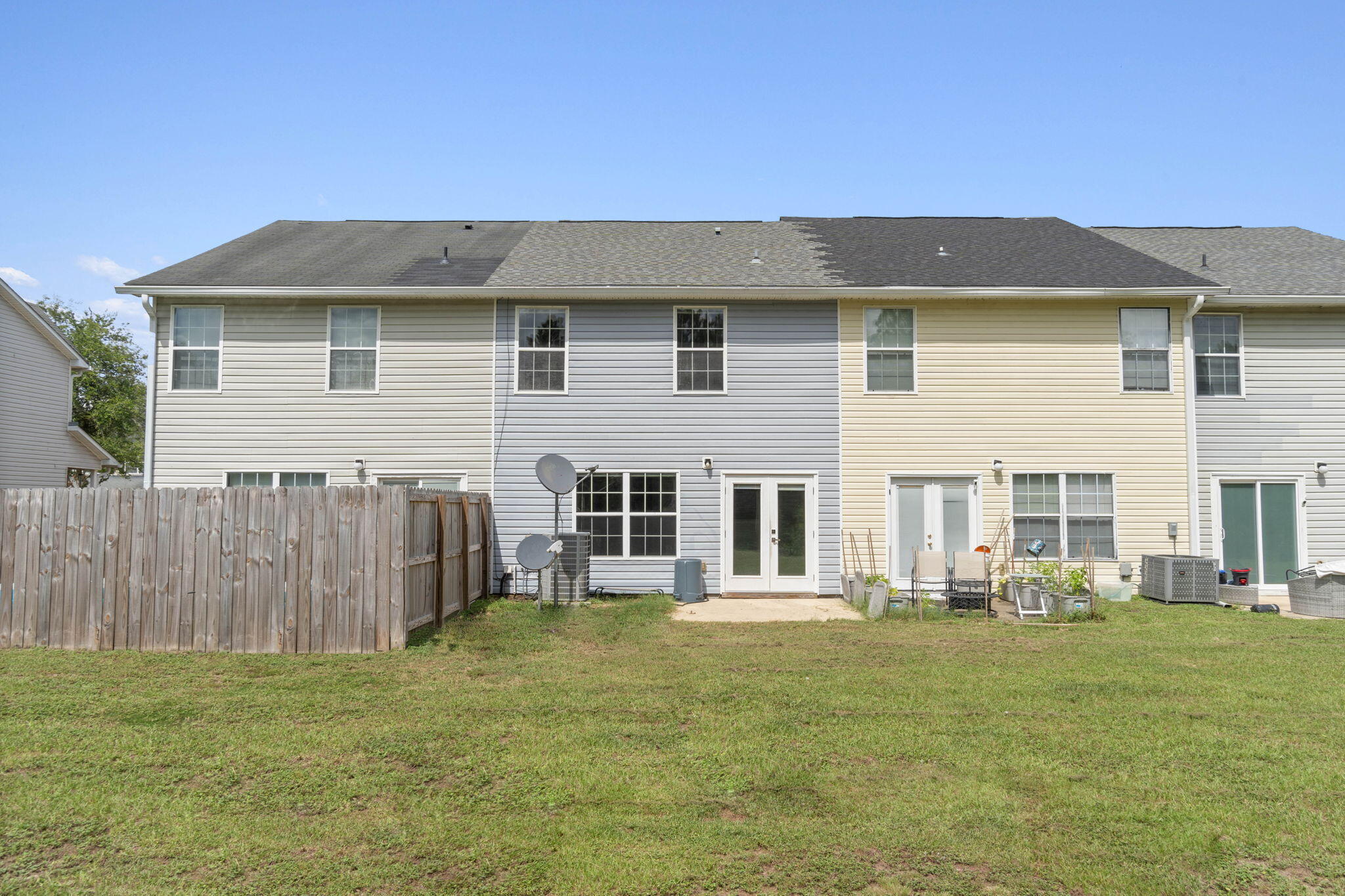 ROLLING PINES - Residential Lease