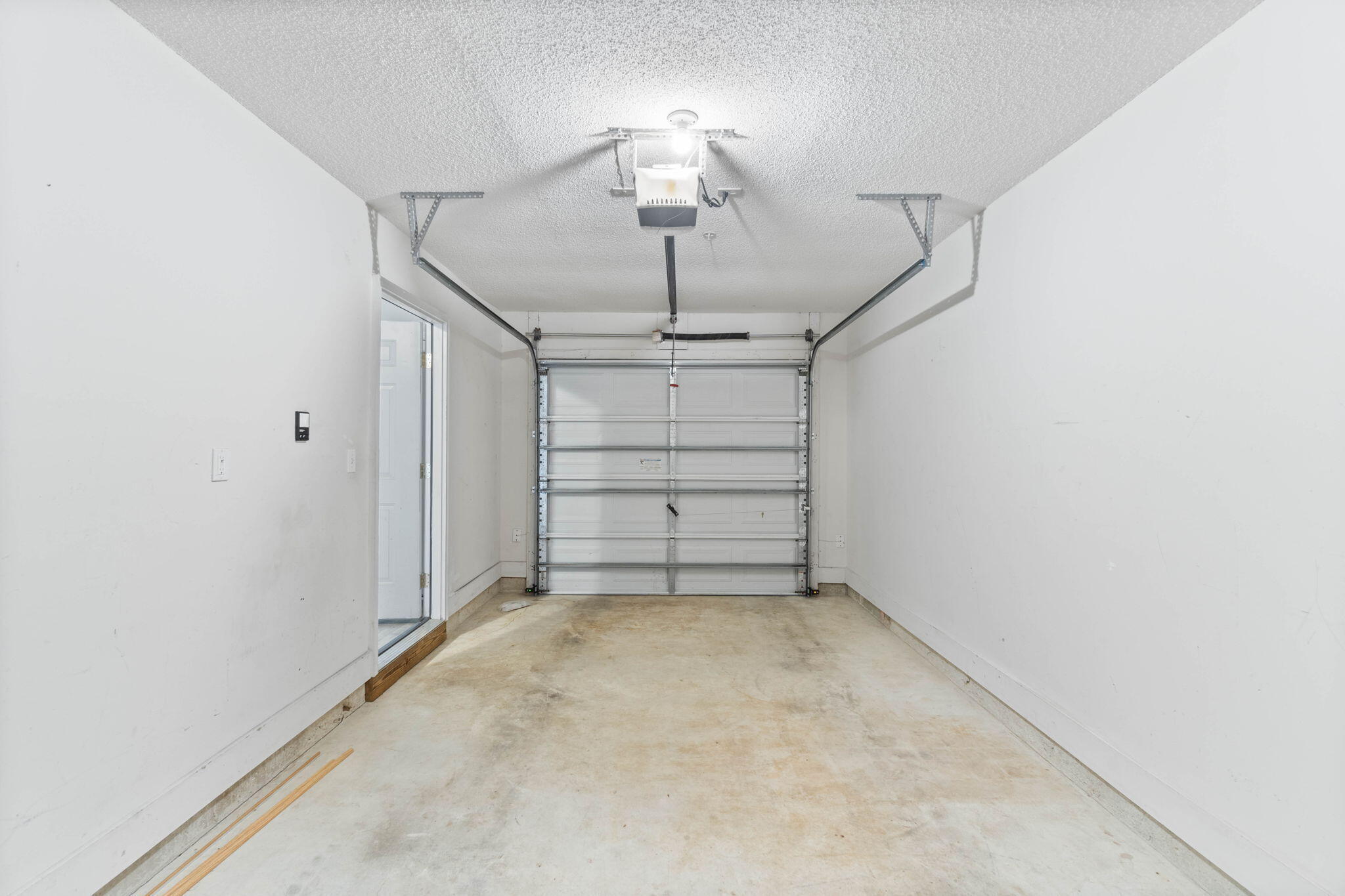 ROLLING PINES - Residential Lease