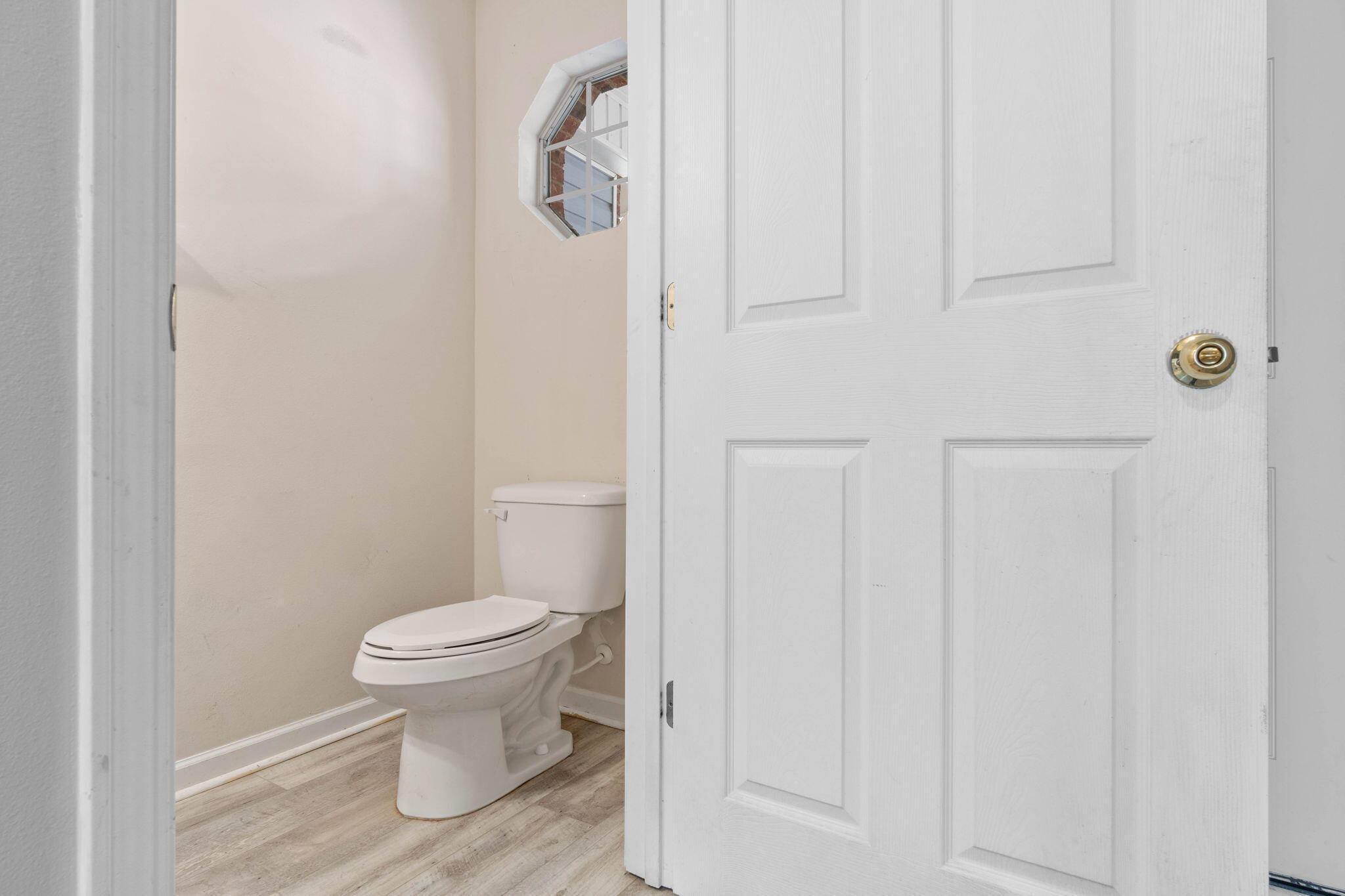 ROLLING PINES - Residential Lease