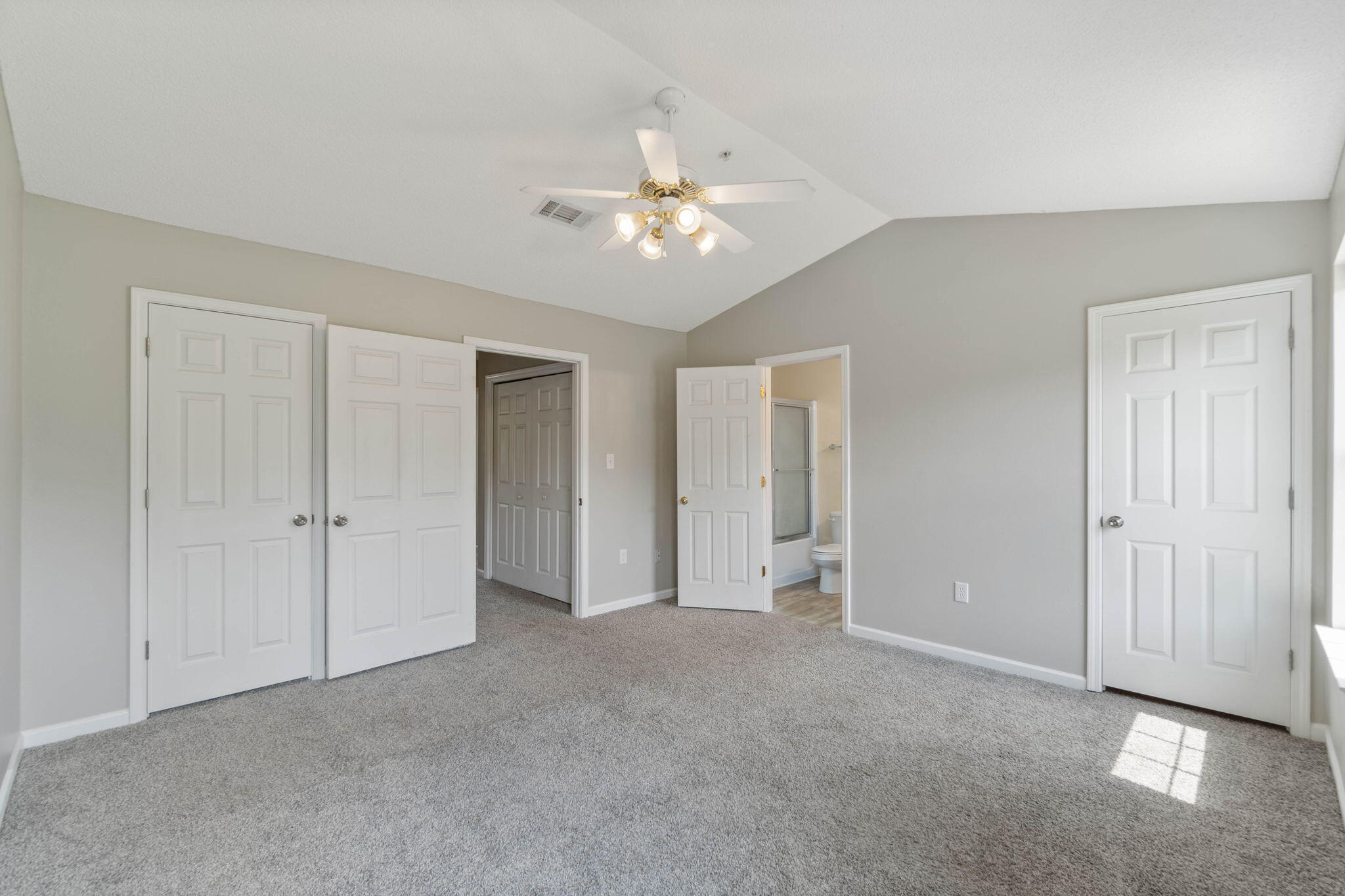 ROLLING PINES - Residential Lease