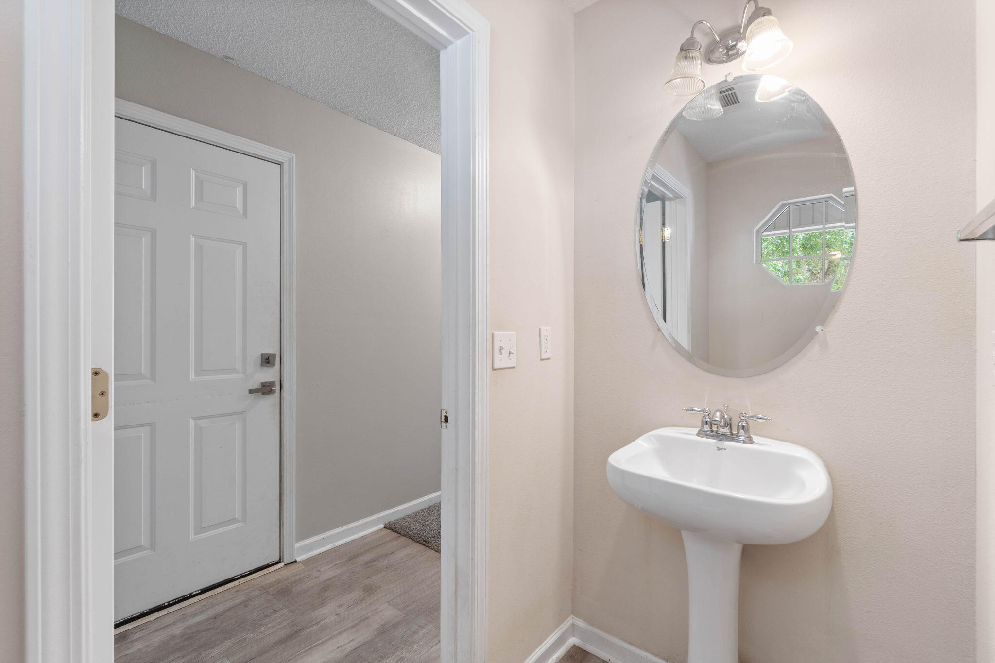 ROLLING PINES - Residential Lease