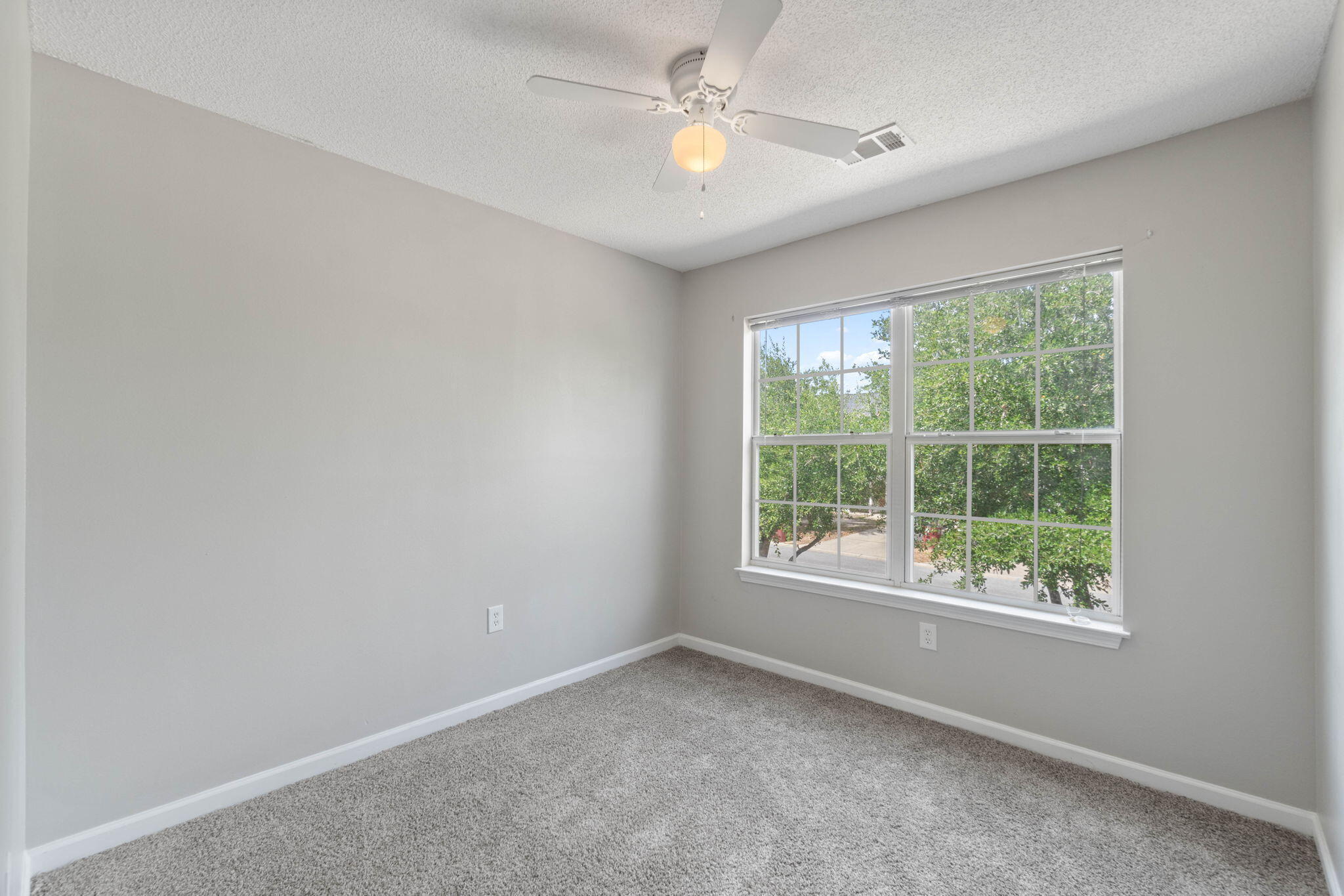 ROLLING PINES - Residential Lease