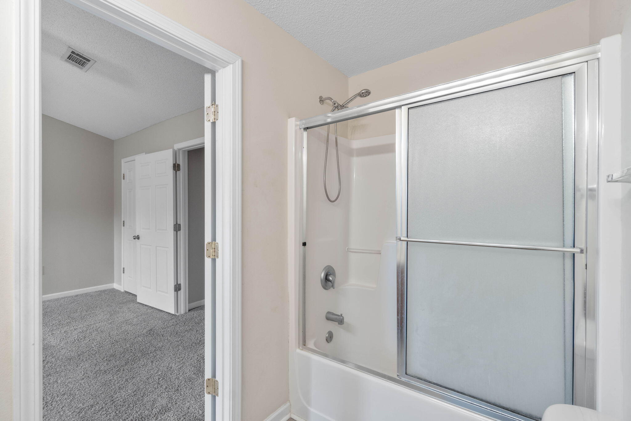 ROLLING PINES - Residential Lease