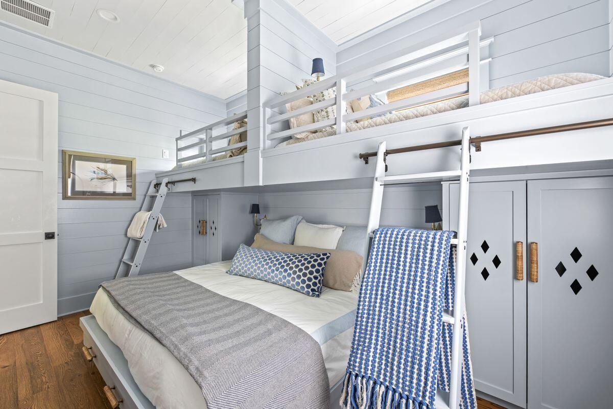 THE HAMMOCKS OF SEAGROVE - Residential
