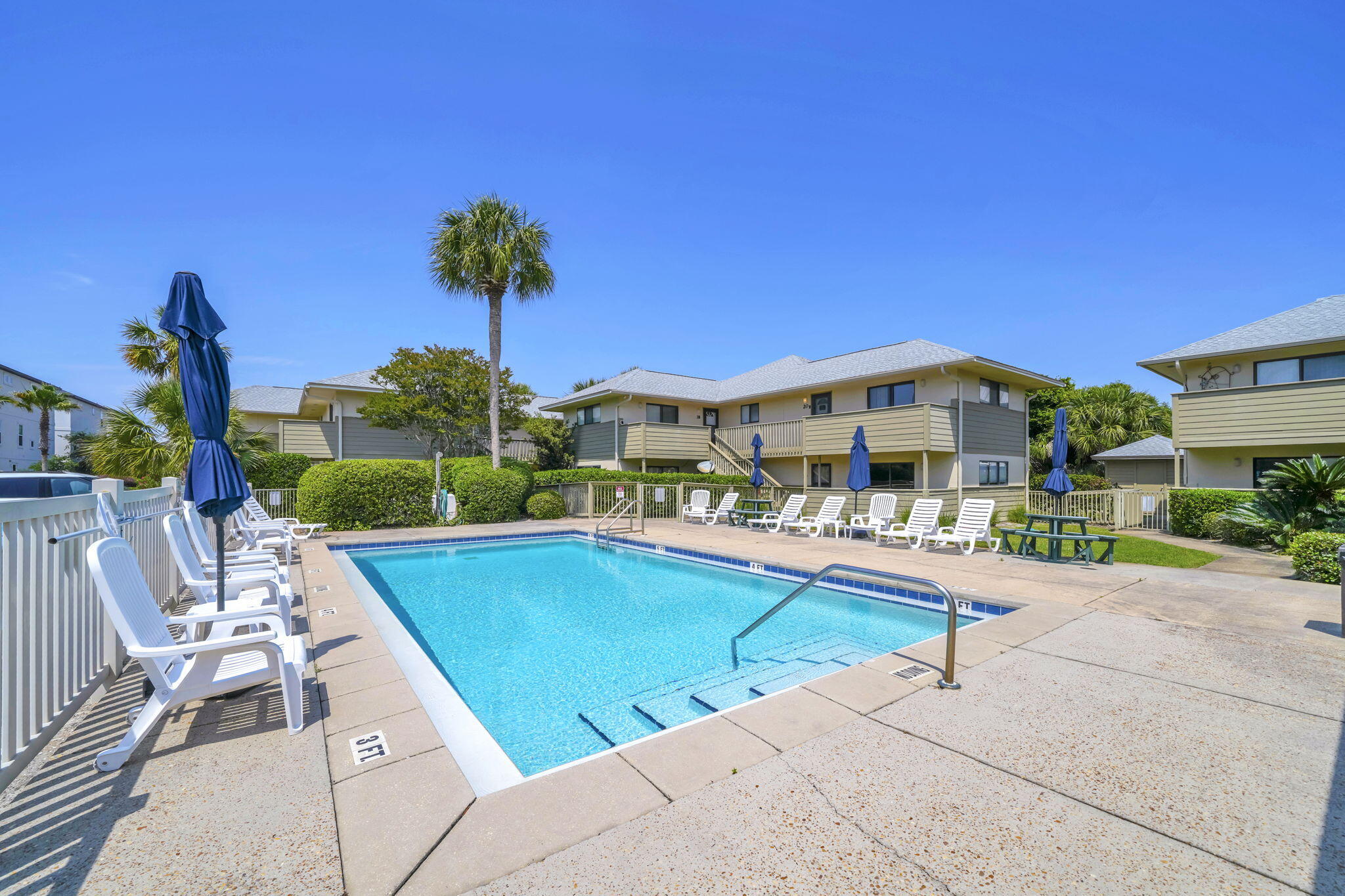 CROSS CREEK CLUB CONDO - Residential