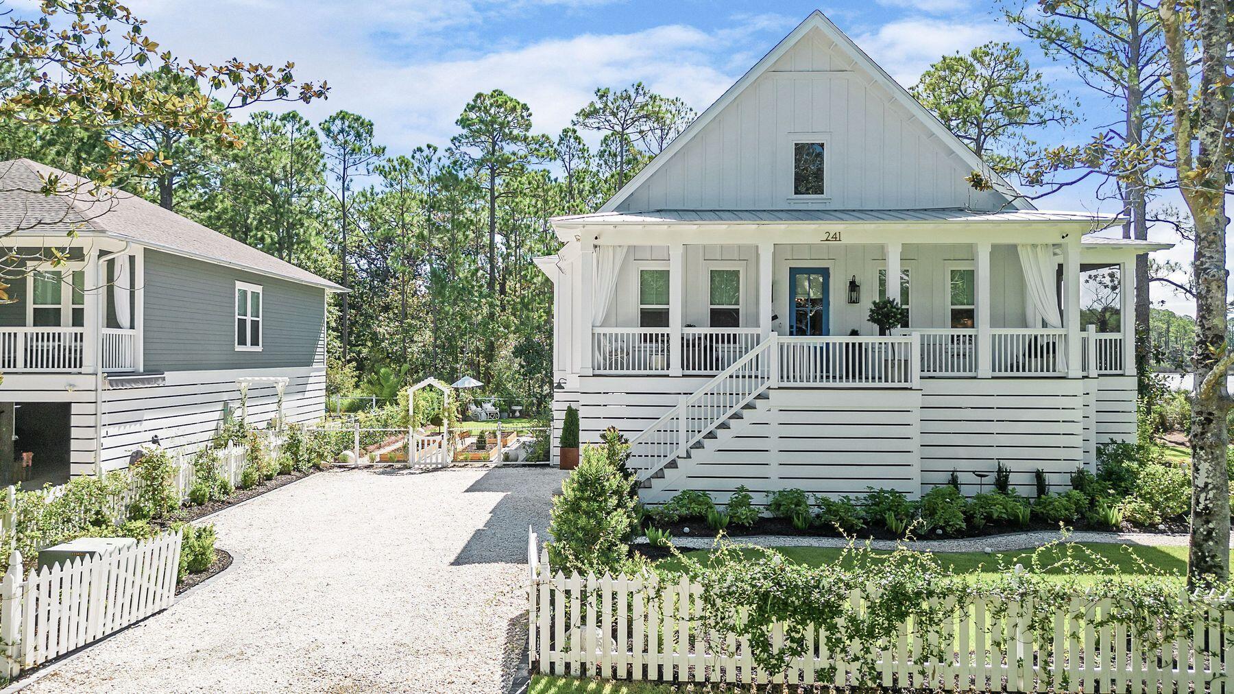 TOWN OF SANTA ROSA - Residential