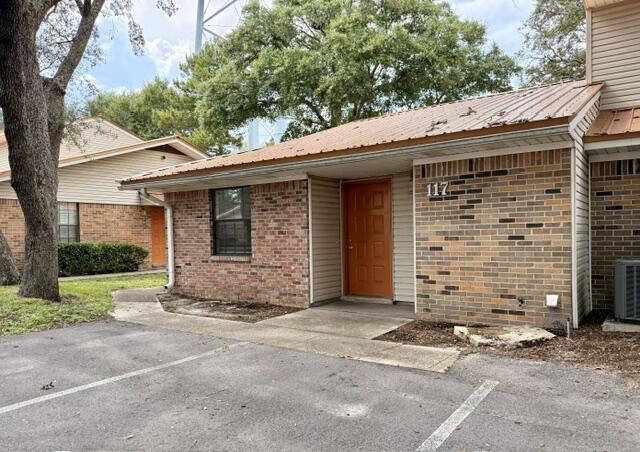 Cute townhouse in quiet location walking distance to Publix shopping center, 2 large bedrooms with with 1 full baths. Inside washer and dryer connections. New flooring and paint.
