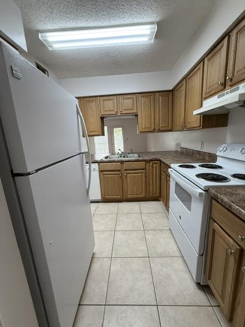 CLASSIC MANOR - Residential Lease