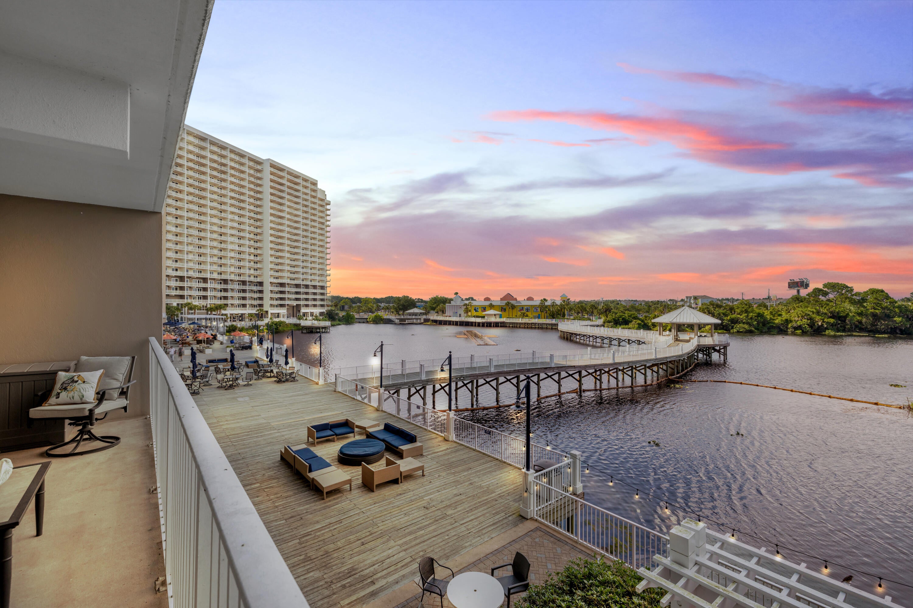 LAKETOWN WHARF - Residential