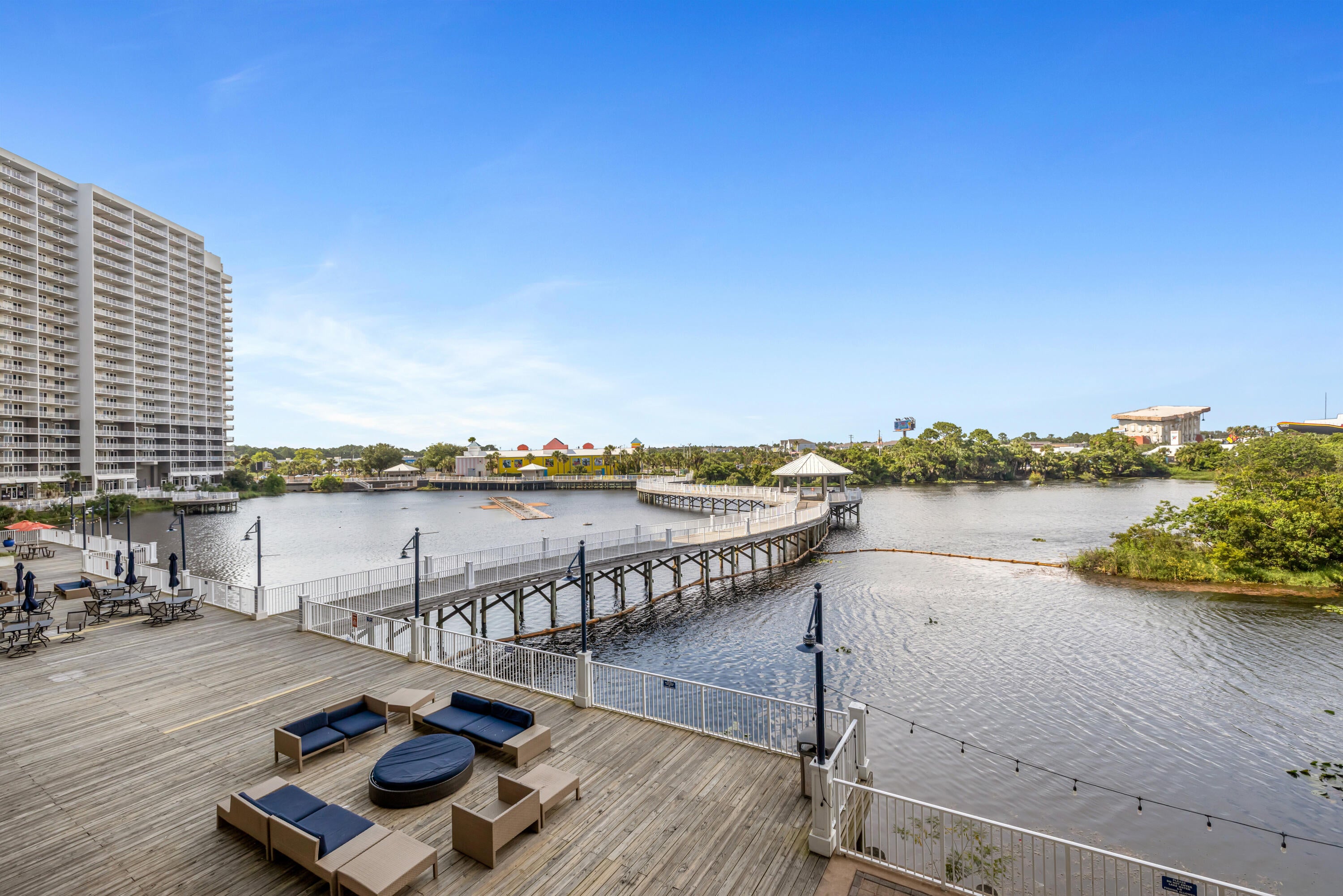 LAKETOWN WHARF - Residential