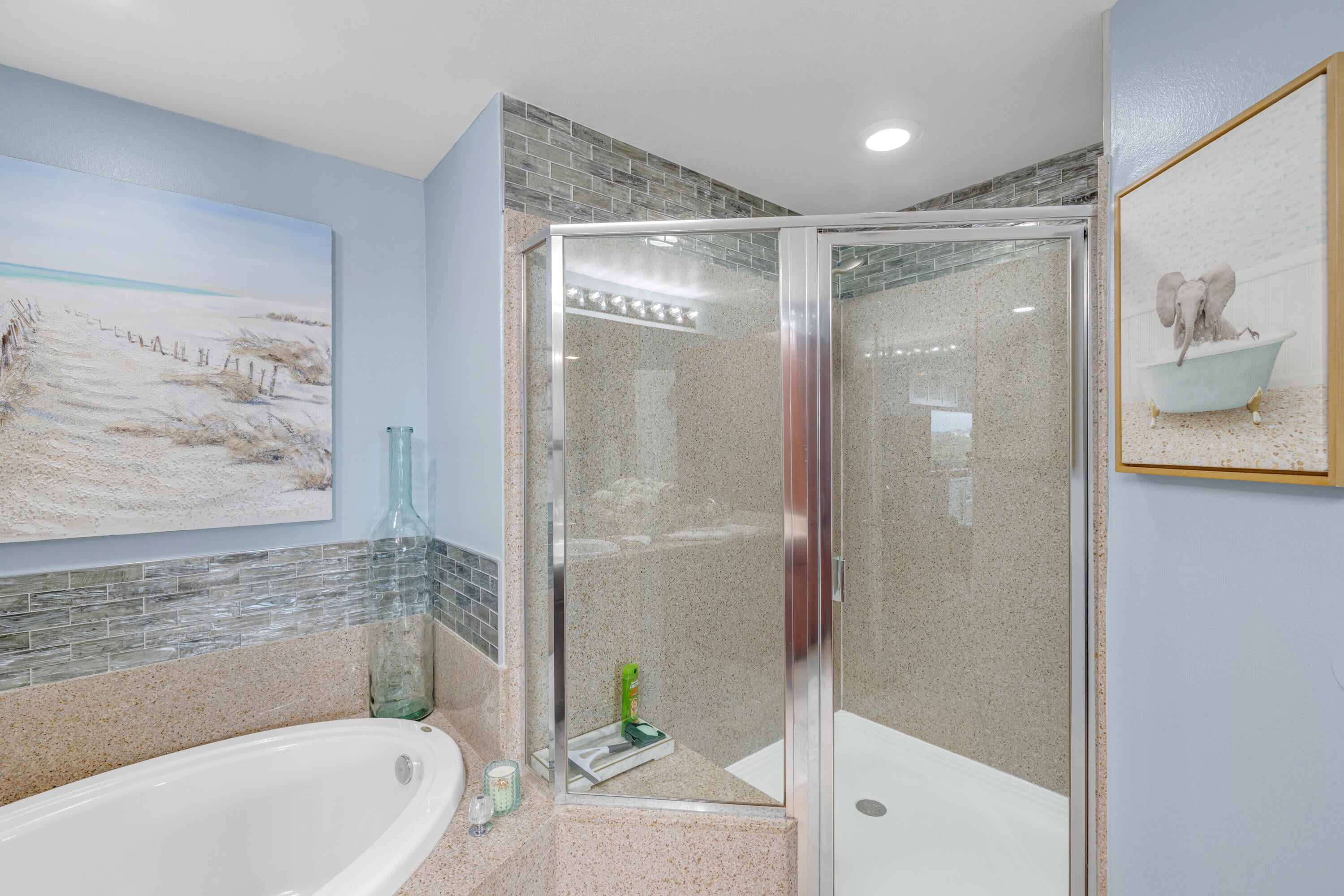 LAKETOWN WHARF - Residential