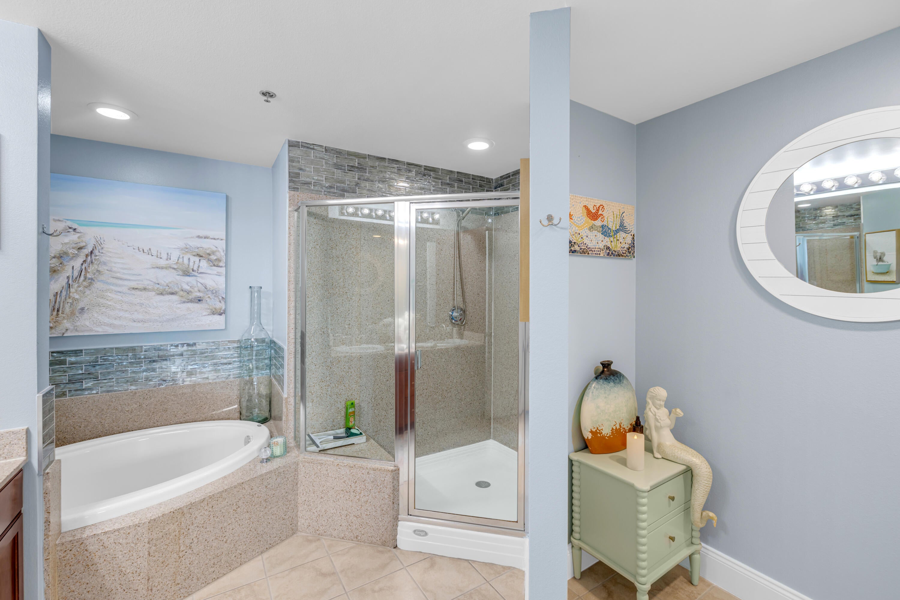 LAKETOWN WHARF - Residential