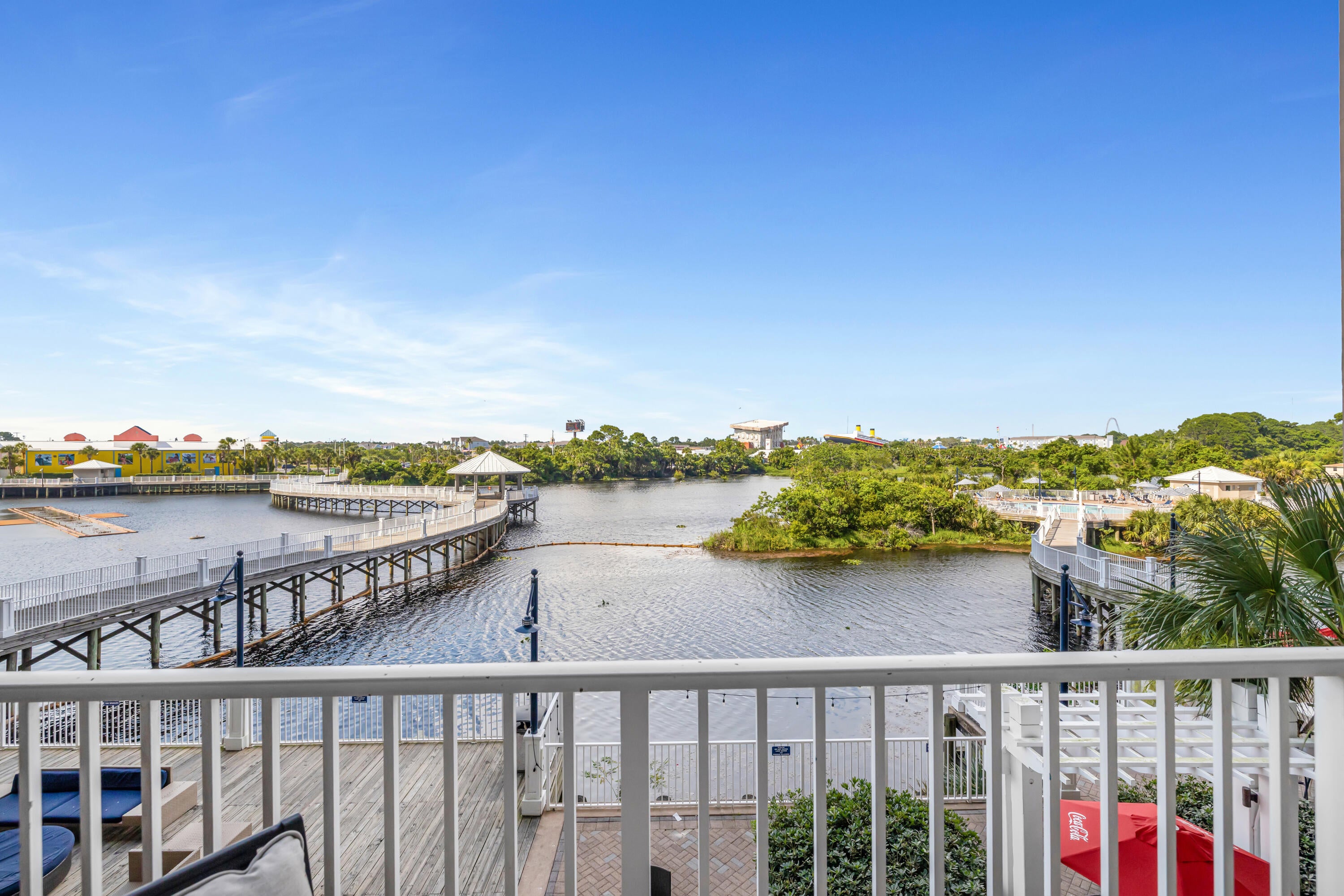 LAKETOWN WHARF - Residential