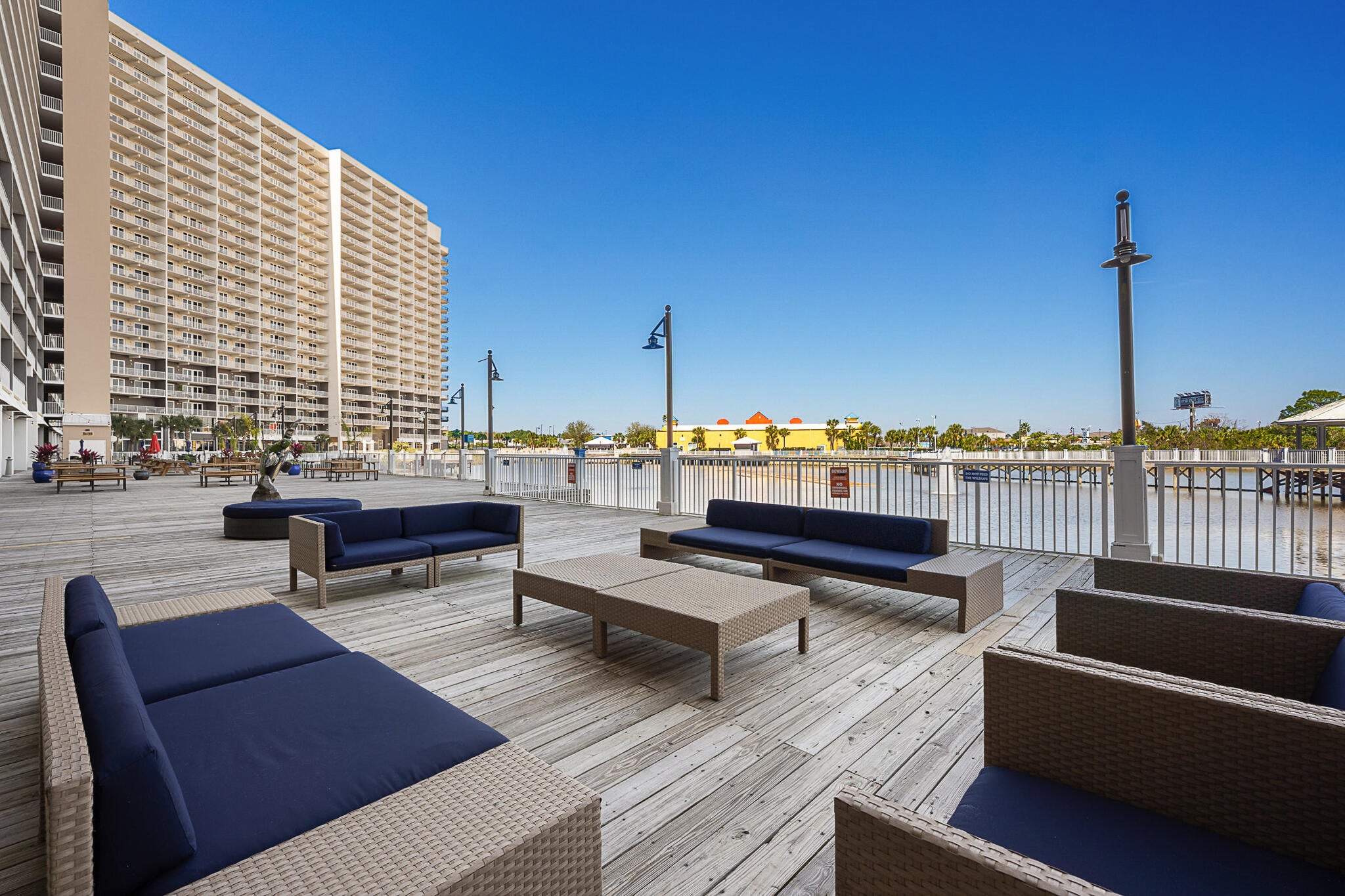 LAKETOWN WHARF - Residential