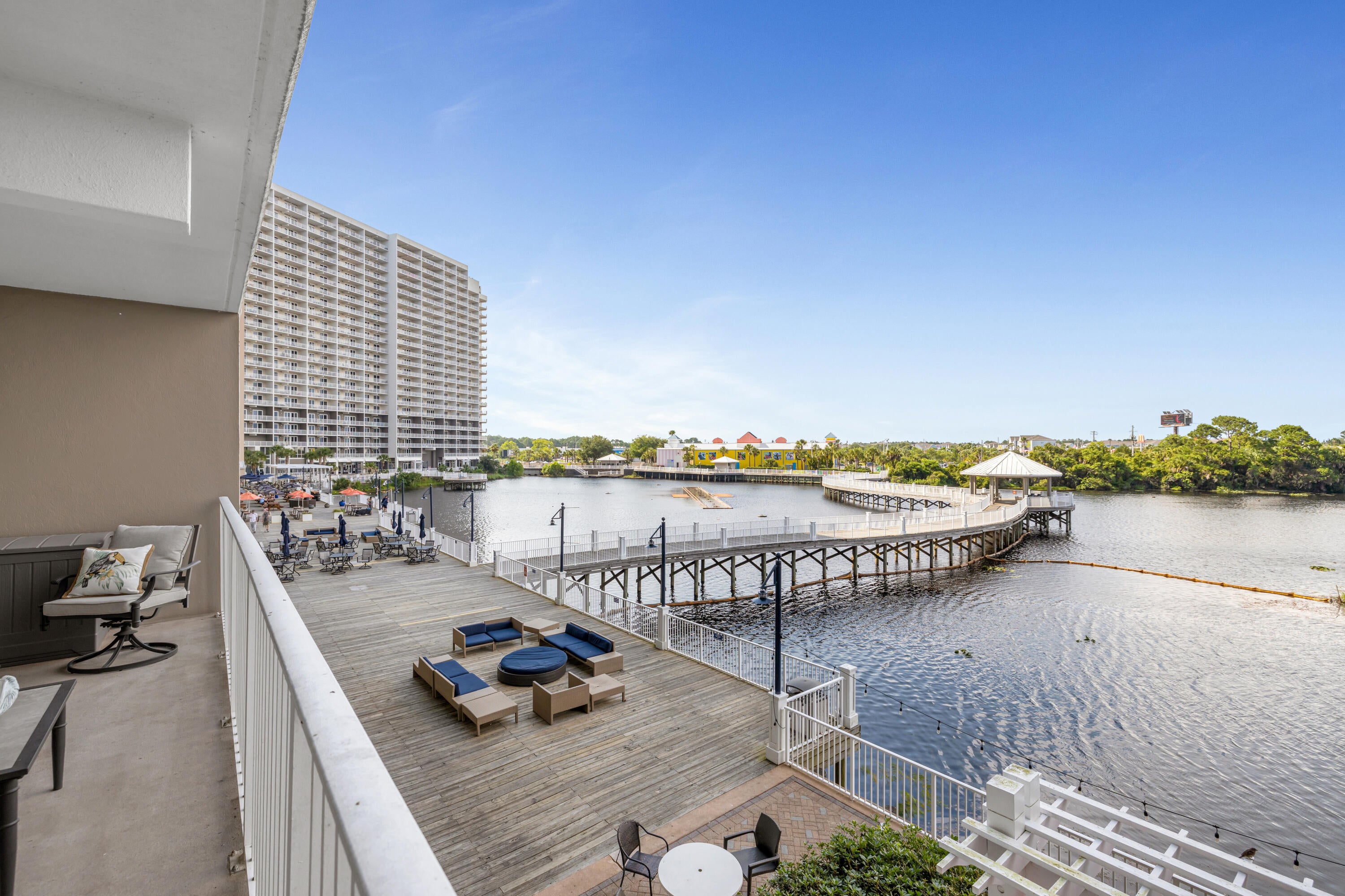 LAKETOWN WHARF - Residential