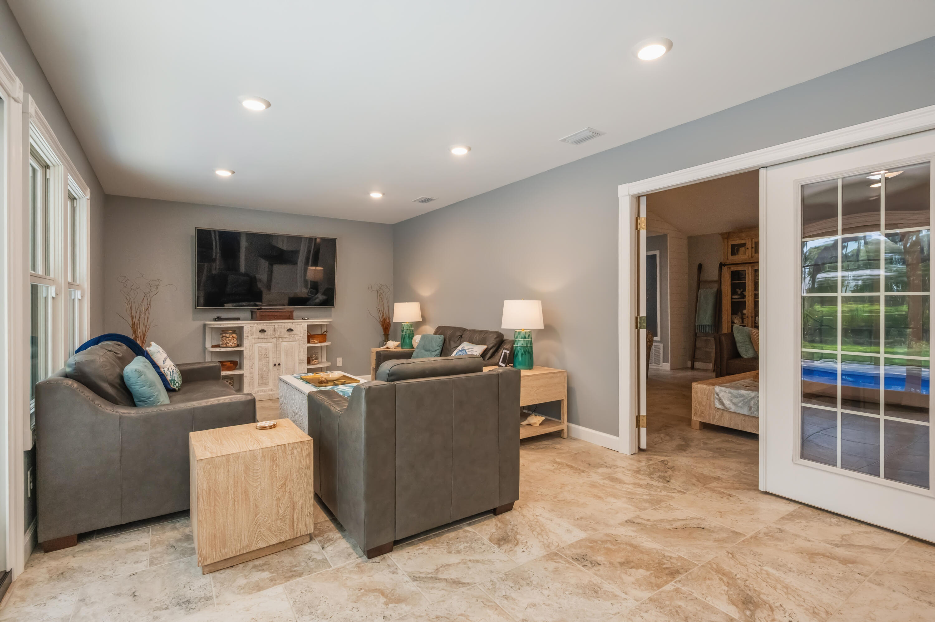 DANA POINTE - Residential