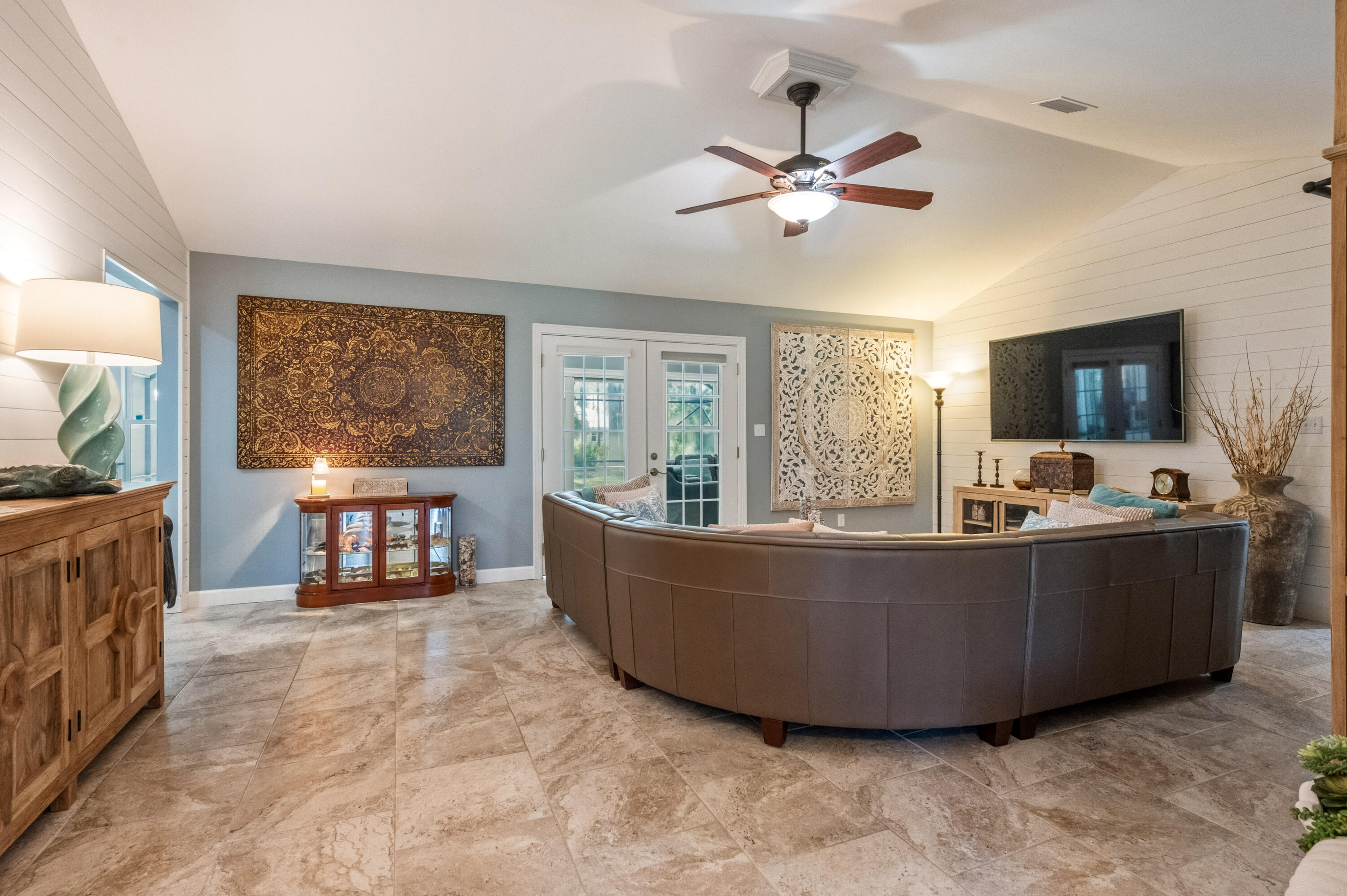 DANA POINTE - Residential