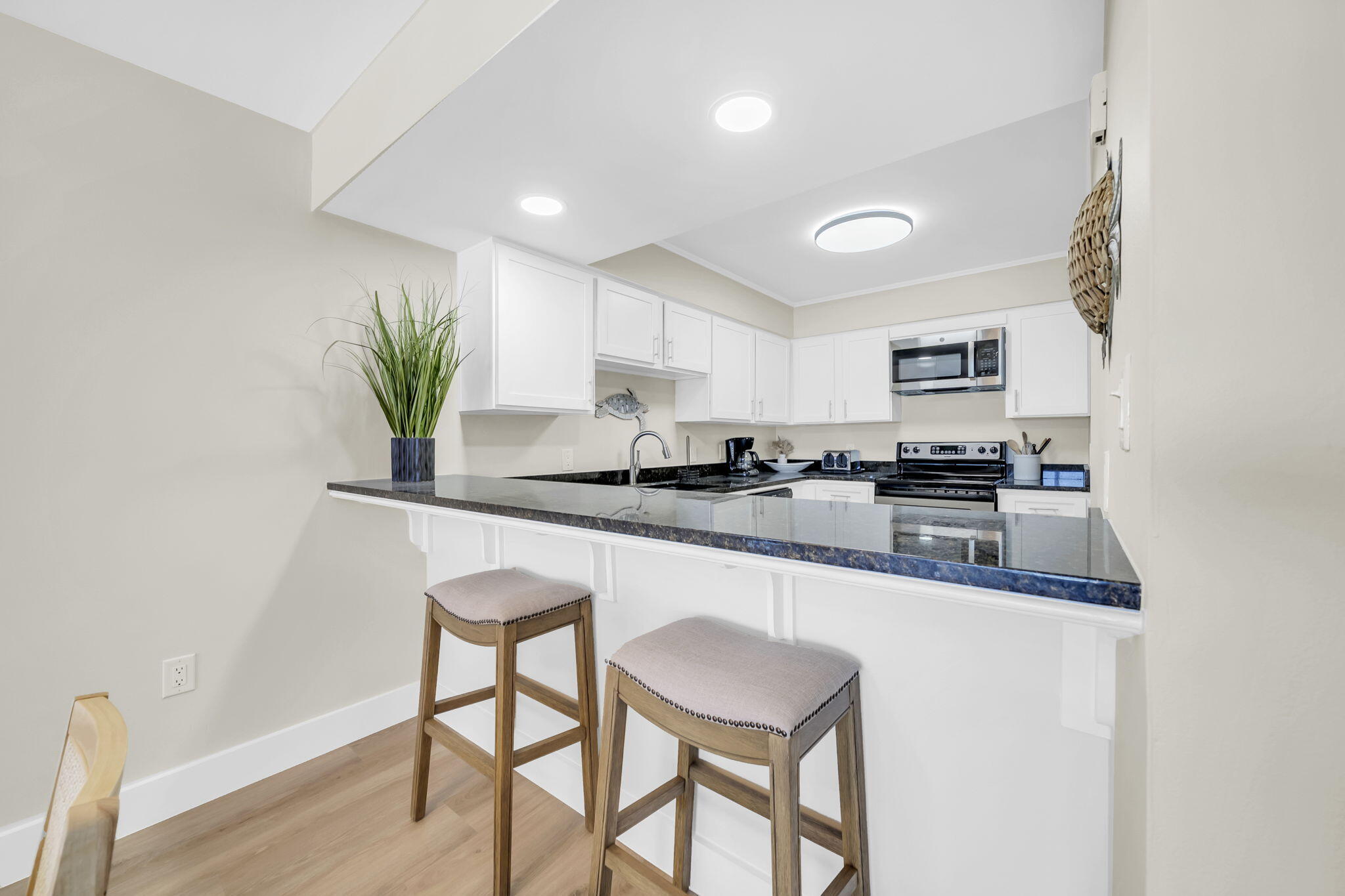 BEACH HOUSE CONDO PH 2 - Residential