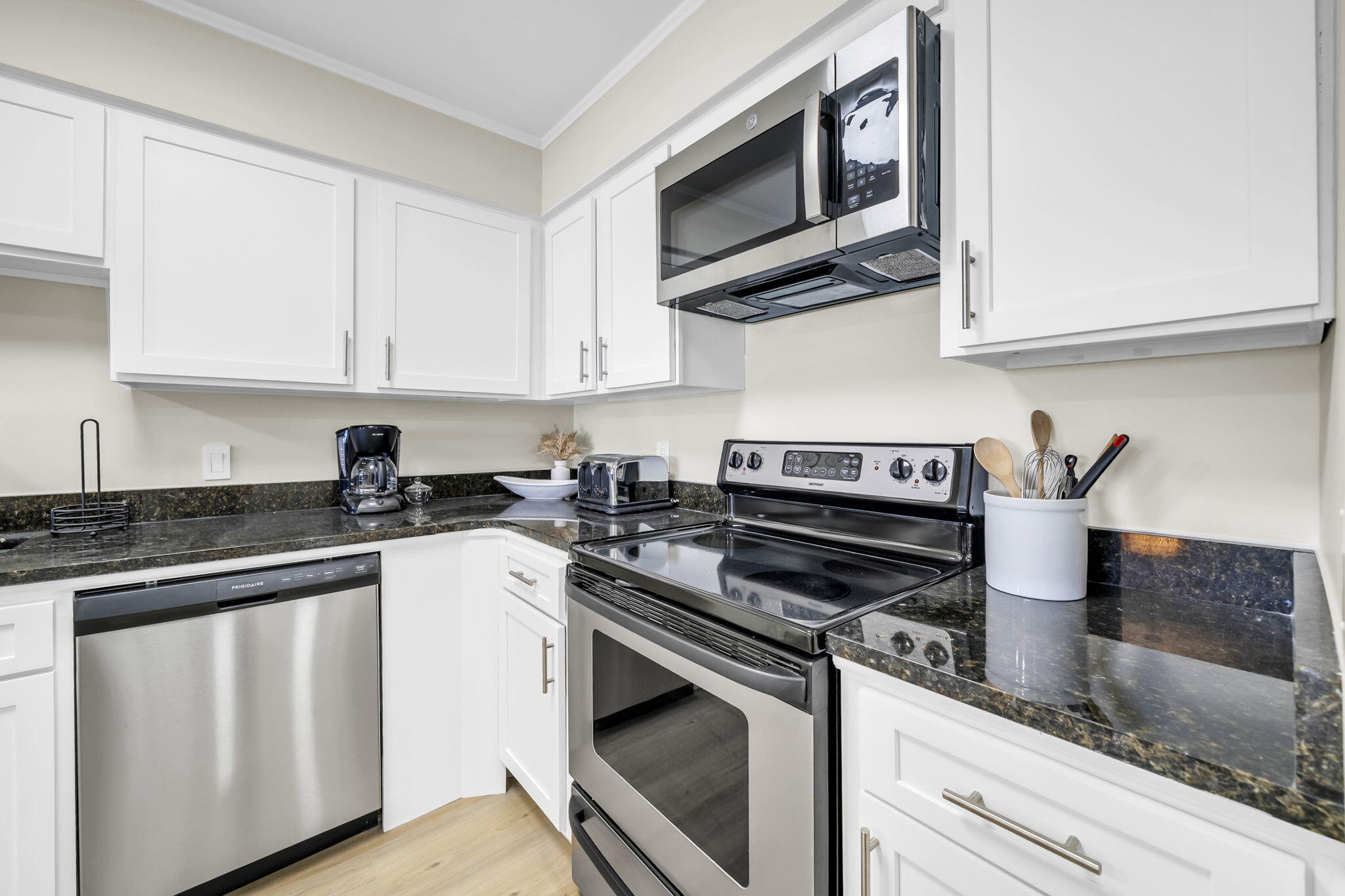 BEACH HOUSE CONDO PH 2 - Residential