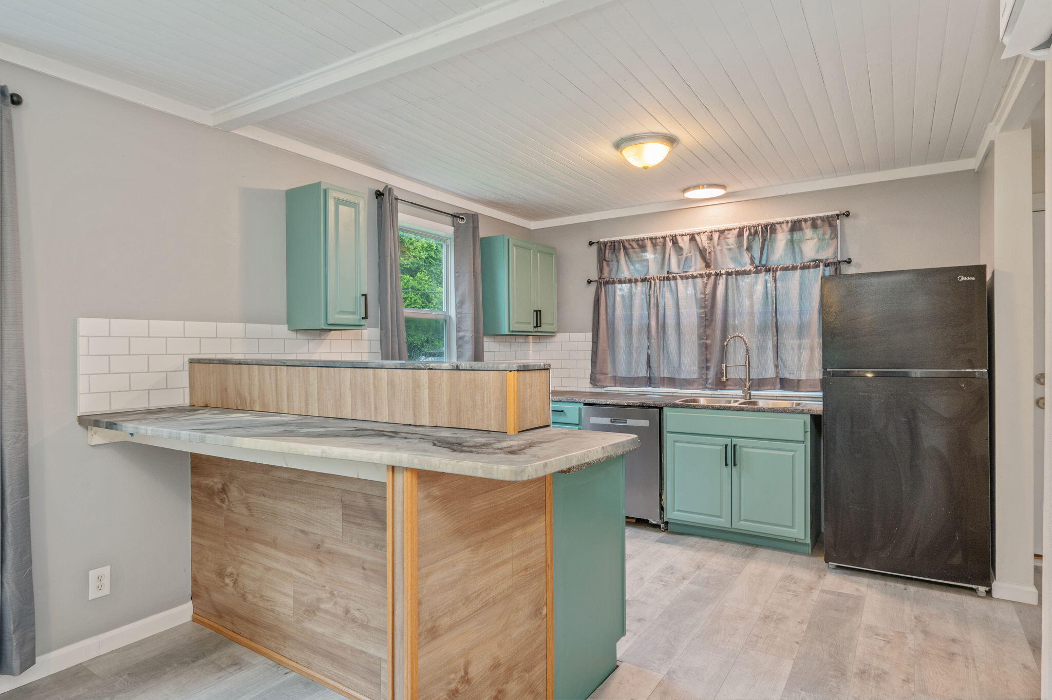 N/A - Residential Lease