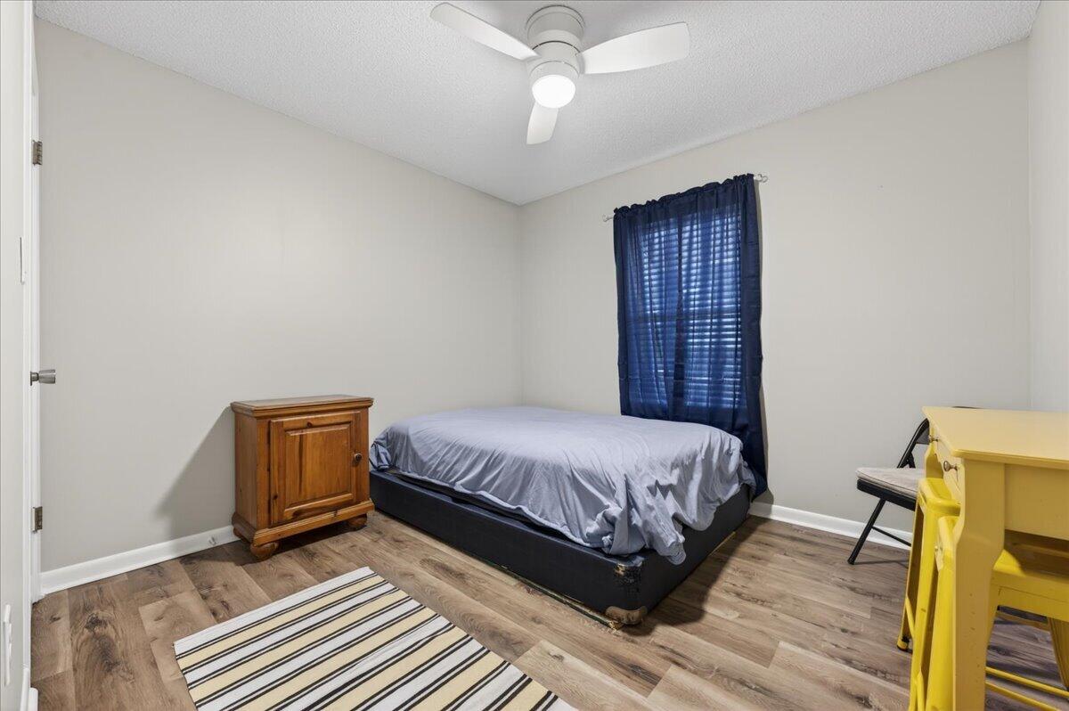 KENNEDY LAKES 1ST ADDN - Residential