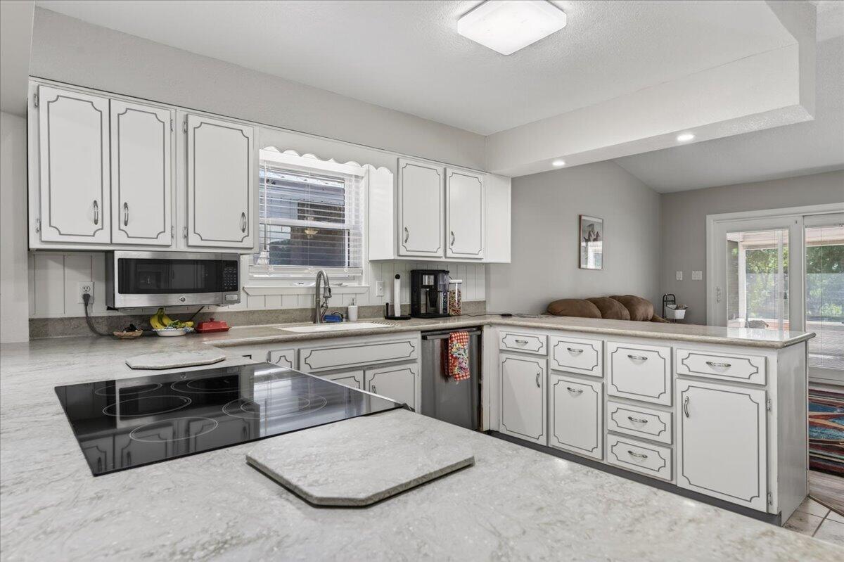 KENNEDY LAKES 1ST ADDN - Residential