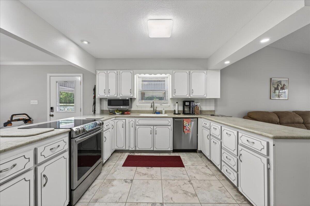 KENNEDY LAKES 1ST ADDN - Residential