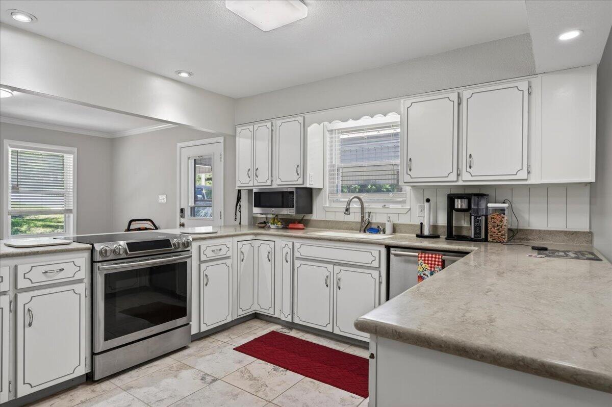 KENNEDY LAKES 1ST ADDN - Residential
